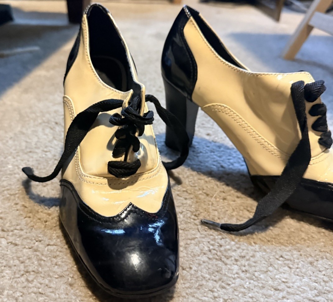 Fever Sole Women 7 Black Cream Spectator Oxford Lace Up 4” Heels Rockabilly