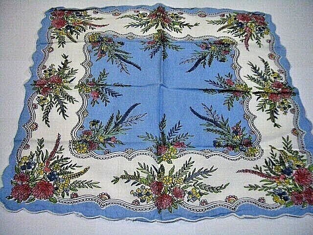 VINTAGE HANKIE WHITE BLUE GREEN WILD FLOWERS FLORAL HANDKERCHIEF 11″ x 10″