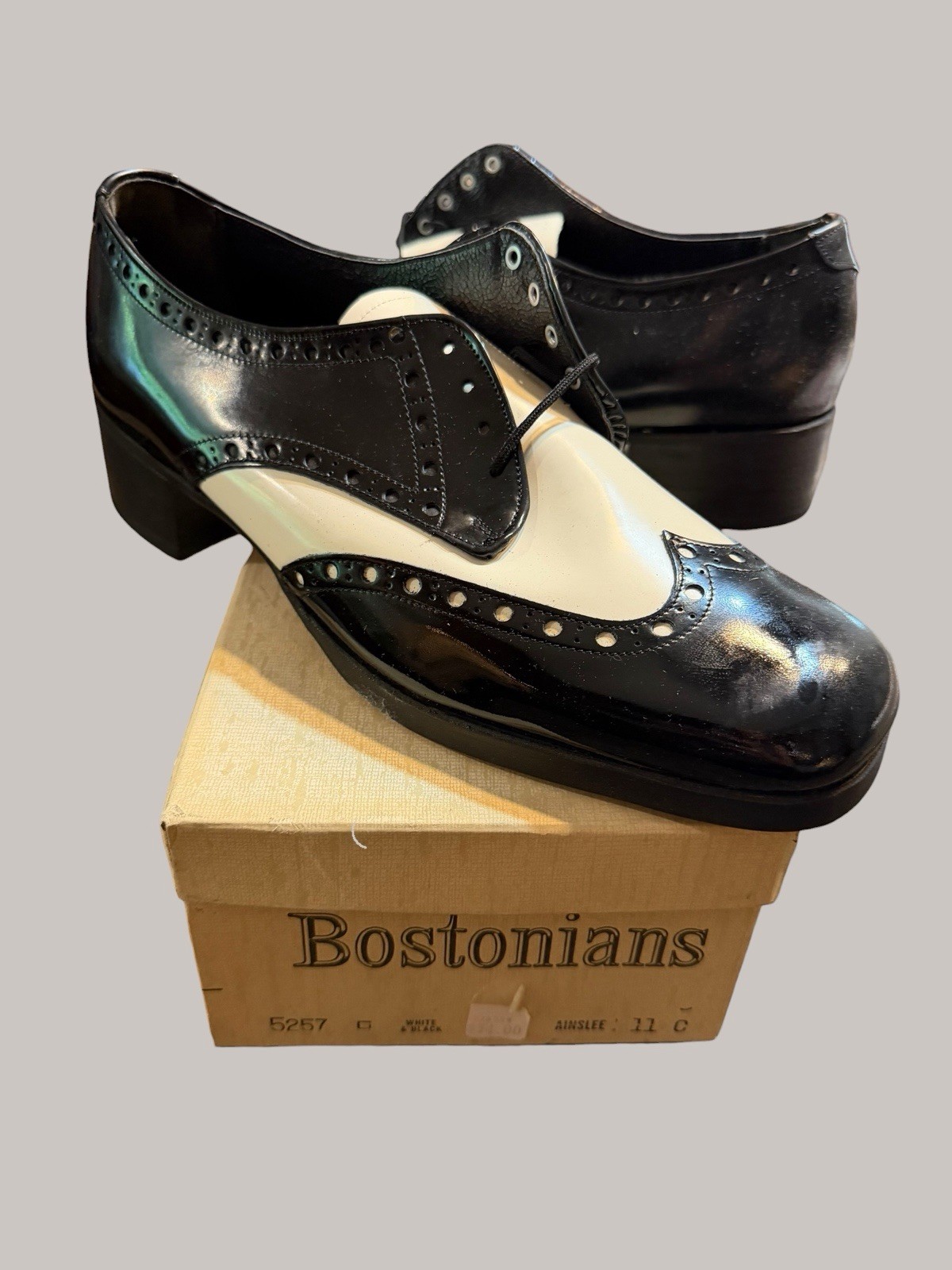 NOS Vintage Bostonians Ainslee Spectator Shoes 11 C Black White Wingtip Cuban