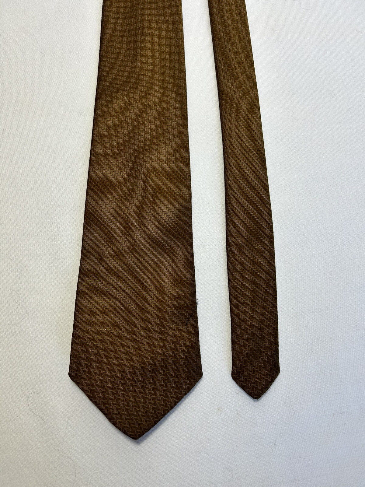 Vintage Mark III By Superba 100% Dacron Polyester 53 X 3 Brown Needs No Pressin