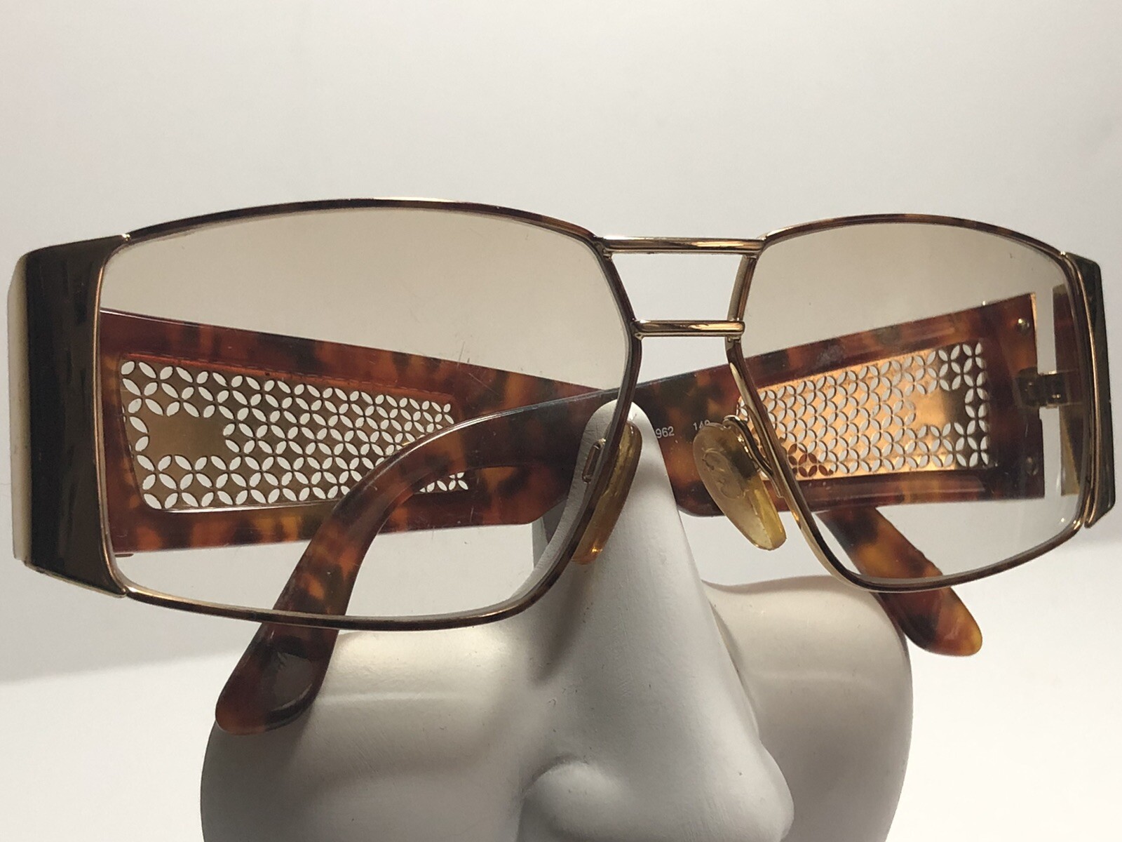 VALENTINO V610 TORTOISESHELL GOLD Vintage Sunglasses made in Italy ’90s
