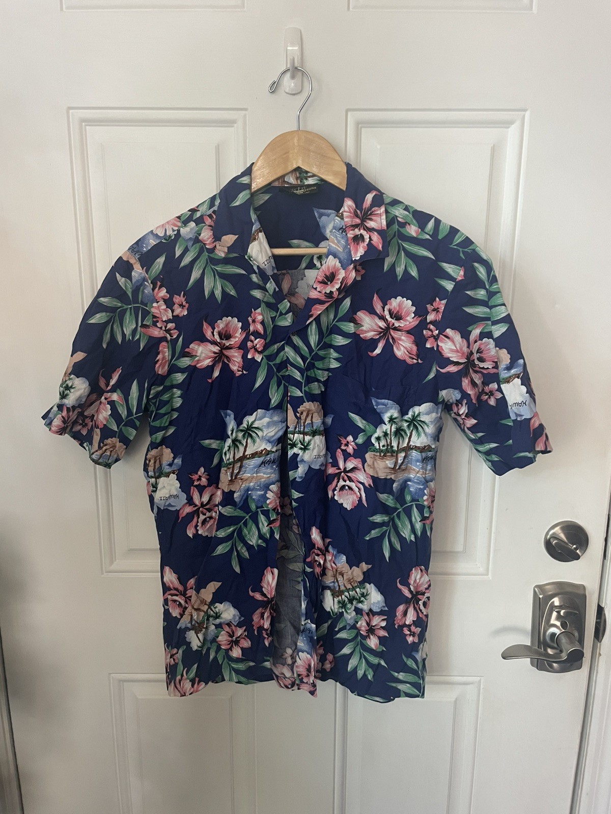 Vintage ROYAL CREATIONS Hawaiian Camp Shirt Aloha Surf Luau Made In Hawaii M