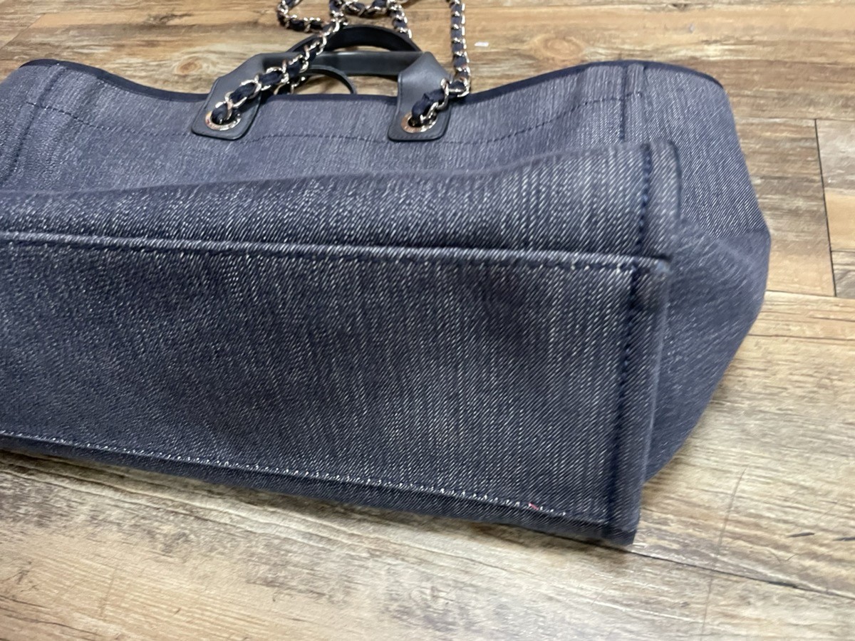 CHANEL DEAUVILLE TOTE (EZB016889)