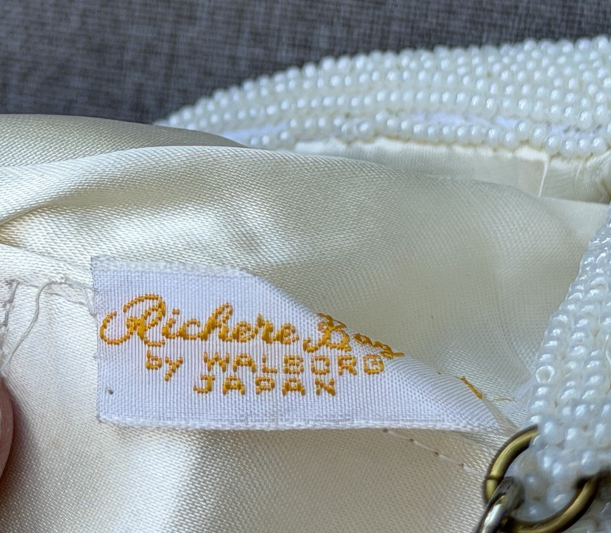 VTG 1950’S Richere Bag By Walborg White Swirl Beaded Kisslock Clamshell 5″ Drop