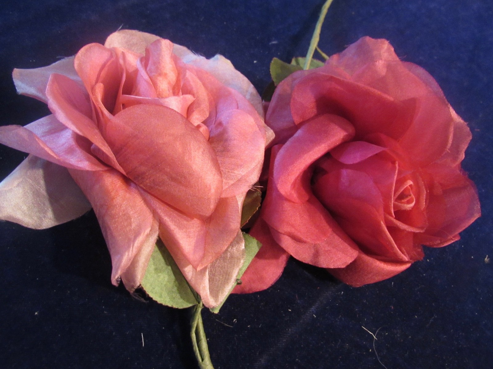 Vintage Millinery Flower Collection Lot Pink Red Silk 5″ Roses H5698