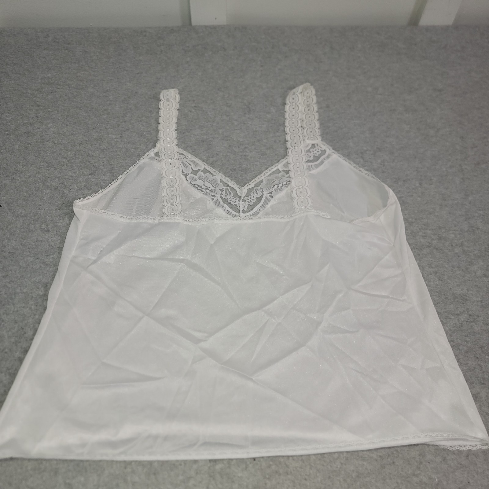 VANITY FAIR Womens Camisole Size 36/42 Lace Trim Camisole Style 17-720 White