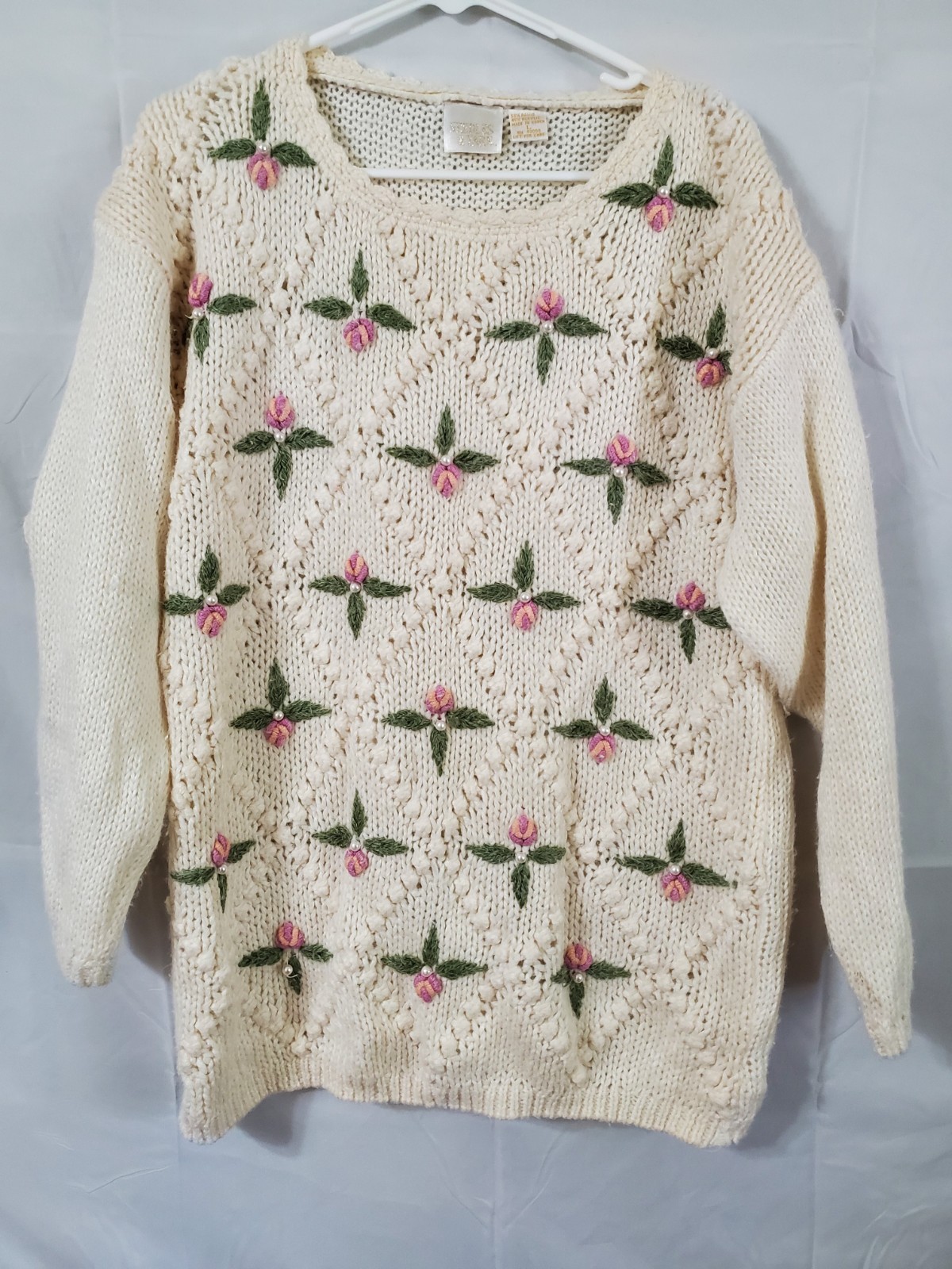 Needles and Yarn Vintage Sweater Women’s Size Large Floral Pearls Beige Pullover