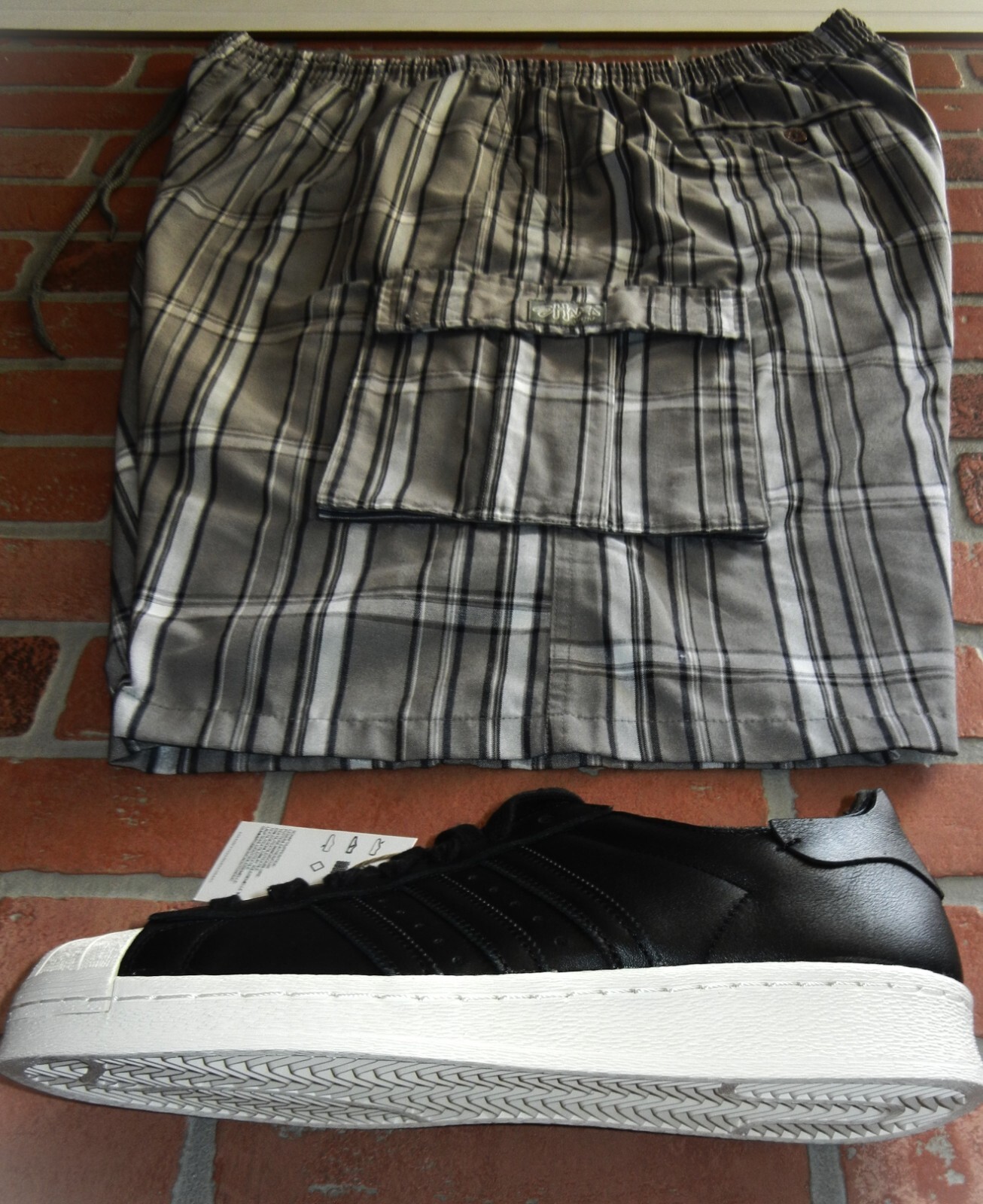 SHAKA WEAR Vintage SKATE STREETWEAR Grey WHITE Shorts HIP HOP HEAT 90’S SOLD OUT