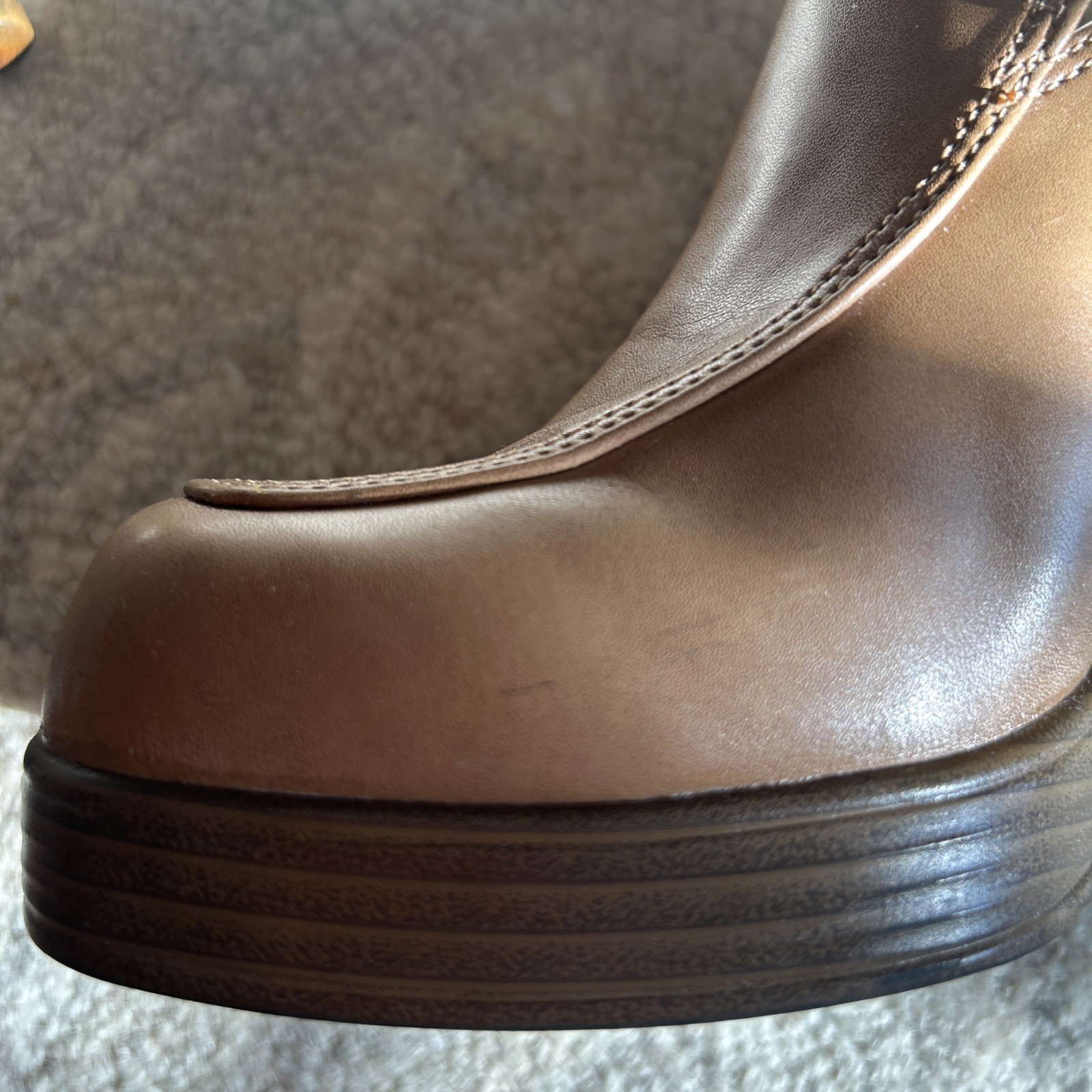Vintage 1990’s Y2K Classified Platform Tan Loafers Size 6.5