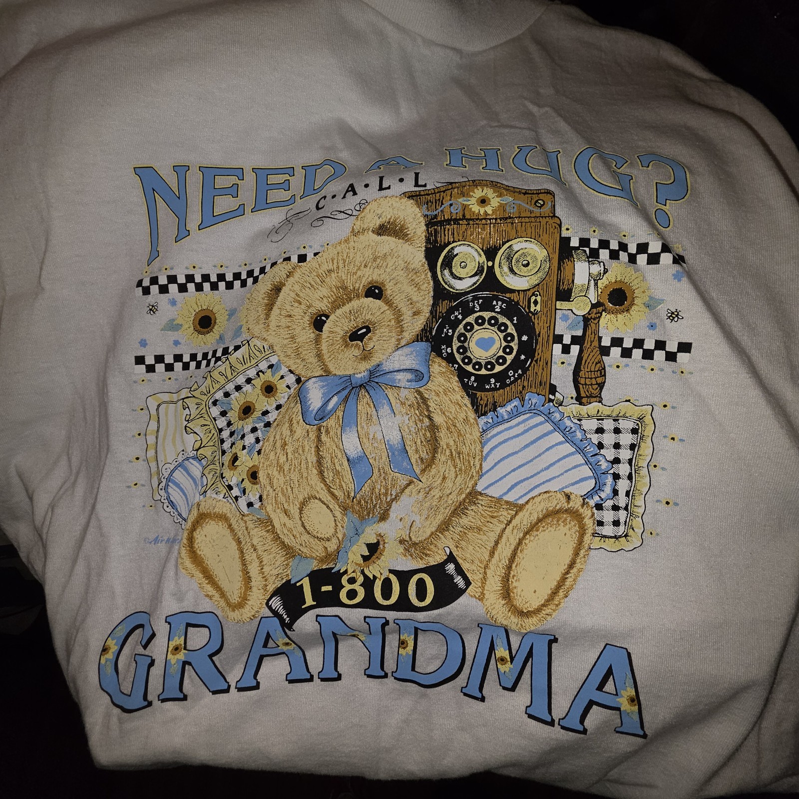 Vtg Need A Hug? Call 1-800 Grandma T-Shirt Size L Made In Usa