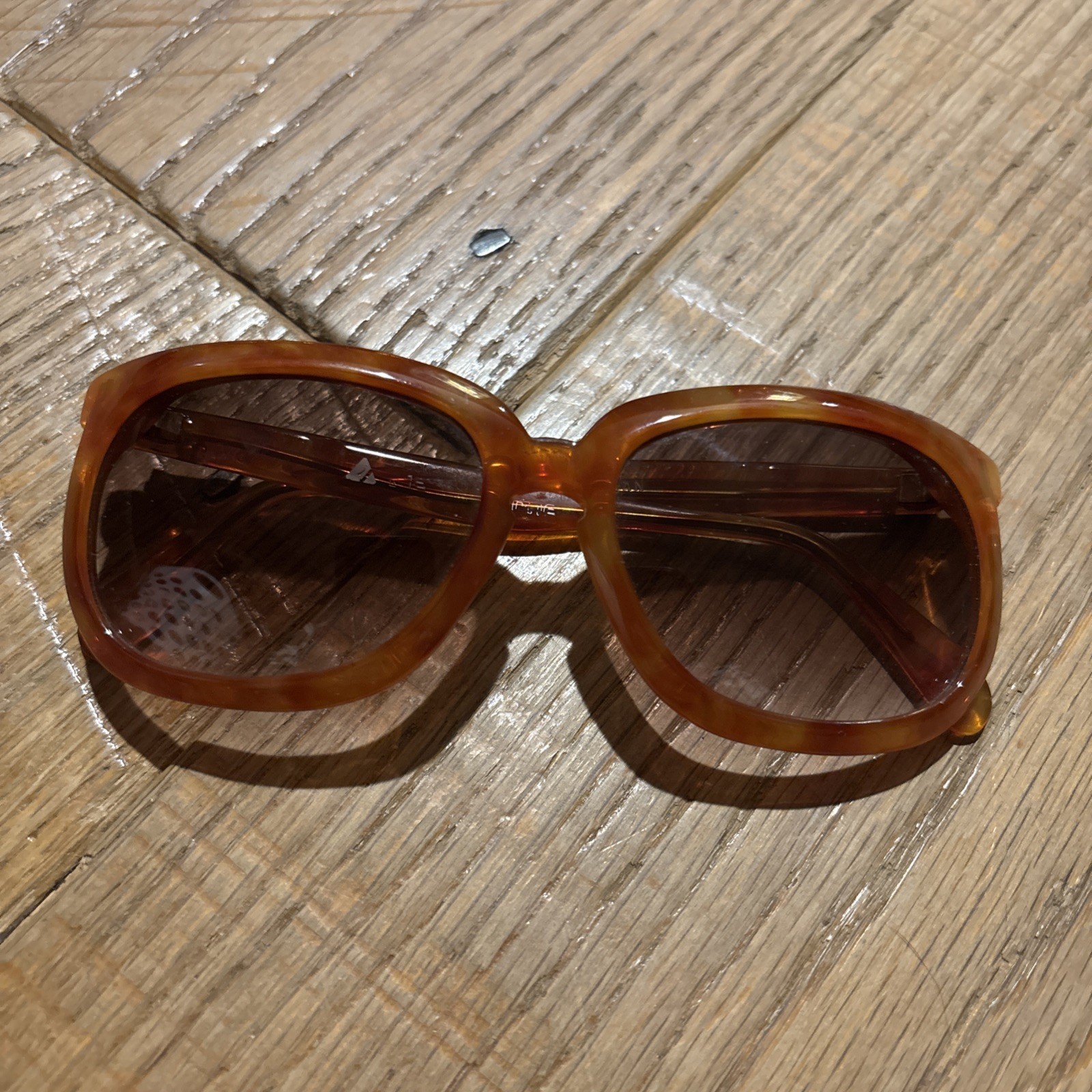 Vintage Liz Claiborne Tortoise Sunglasses Made In Japan