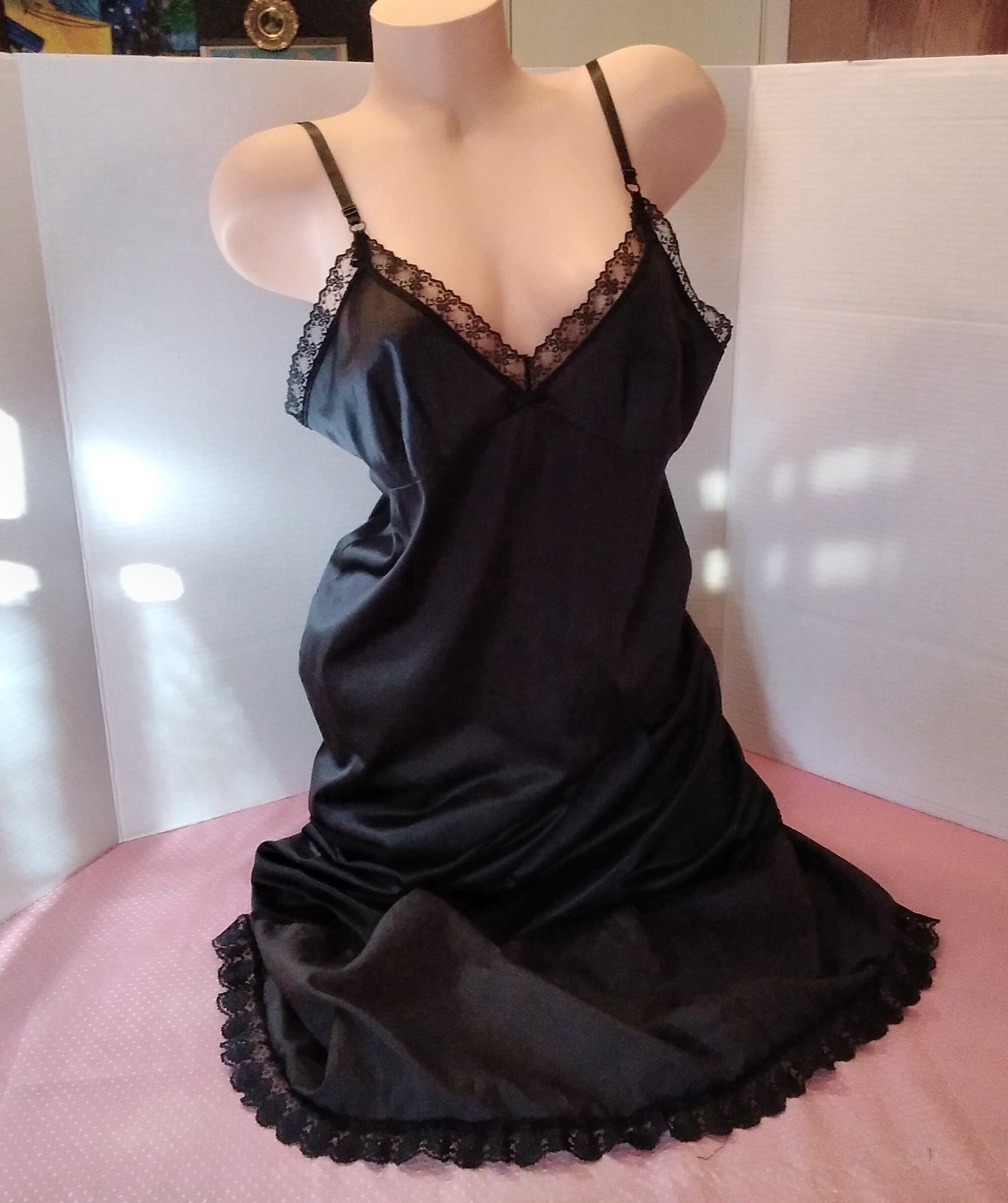 Vintage Nightgown Legg’s Long 100% Nylon Black Size 38 Ruffle Lace Bottom