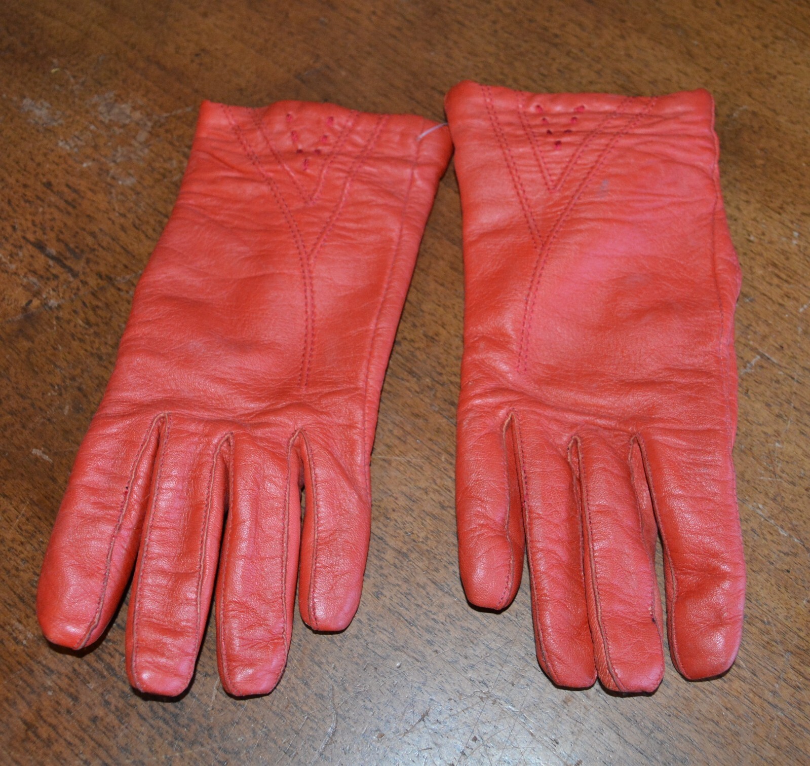 VTG Women’s Red Leather Driving Gloves M Insulated