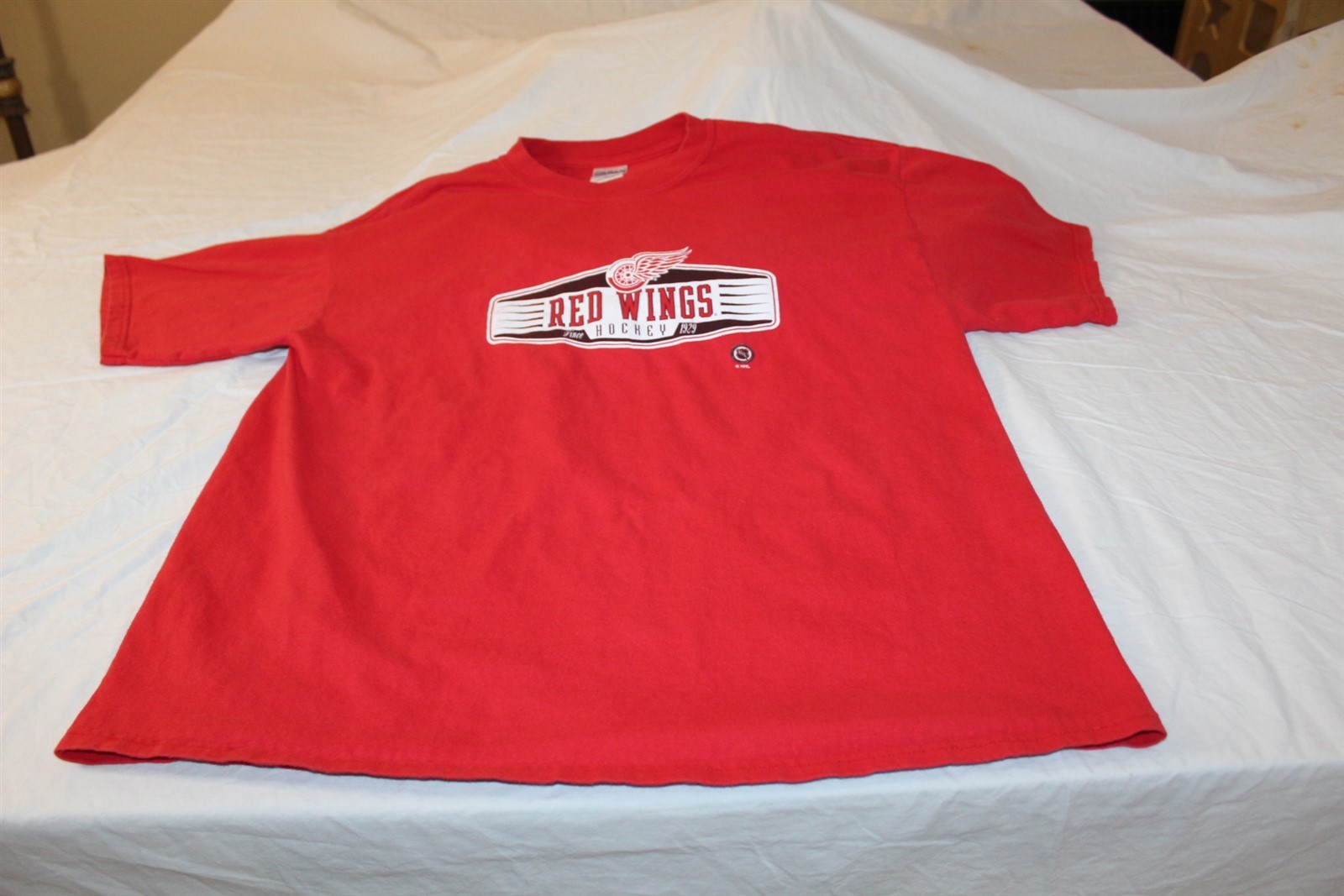 Retro Graphic T-Shirt Detroit Red Wings NHL Screen Print Red Size XL