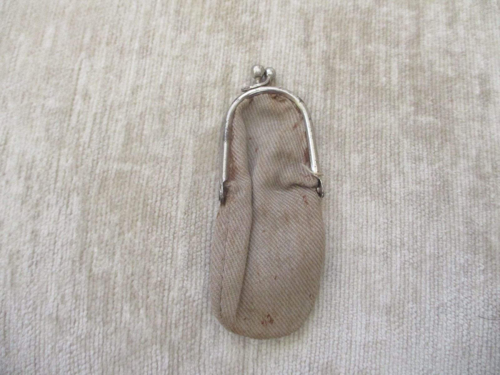 Vintage Small Cloth Fabric Coin Purse Silver Frame Kiss Lock/Clasp