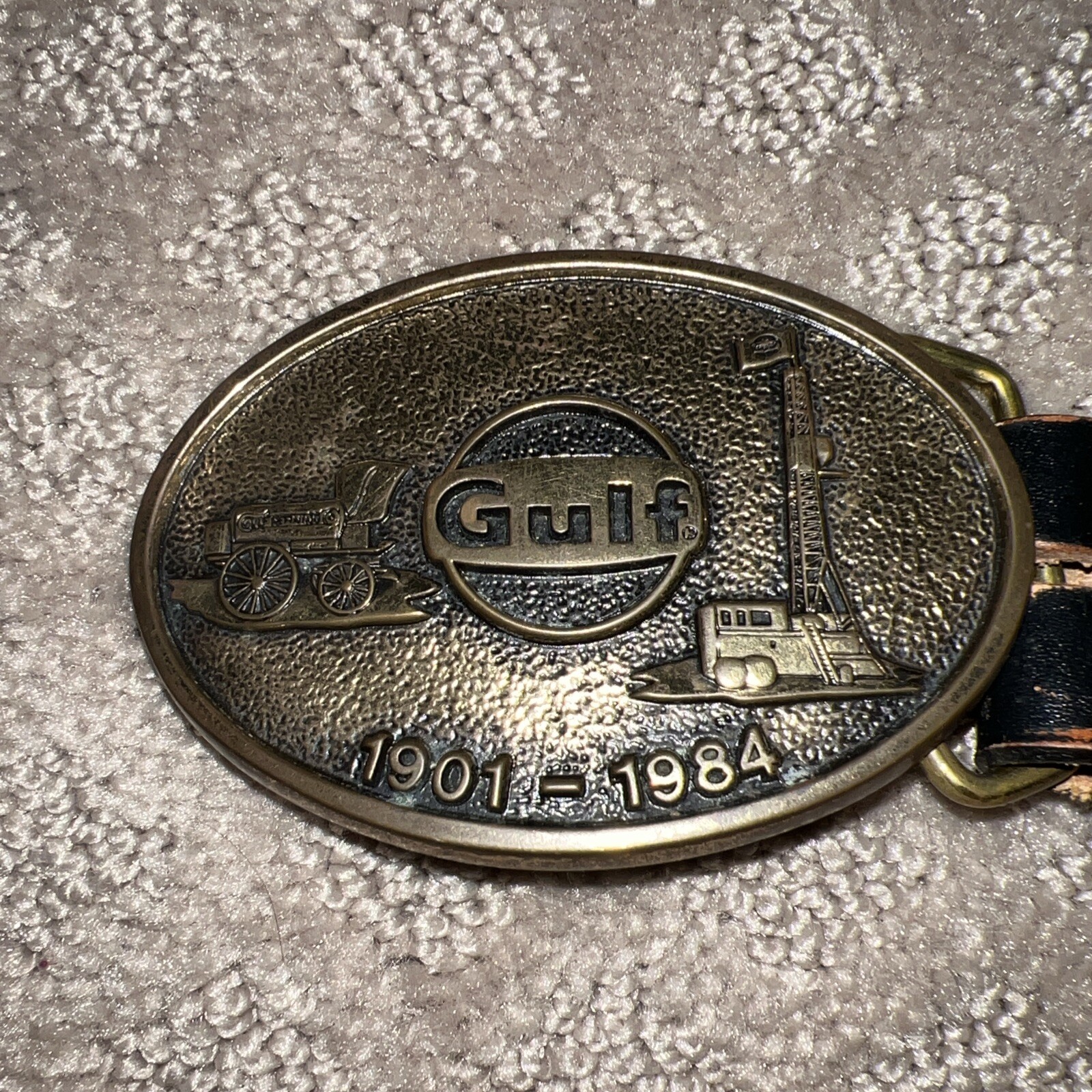 Vintage 1980s western Bronze “Gulf” logo gasoline belt buckle and belt size 34