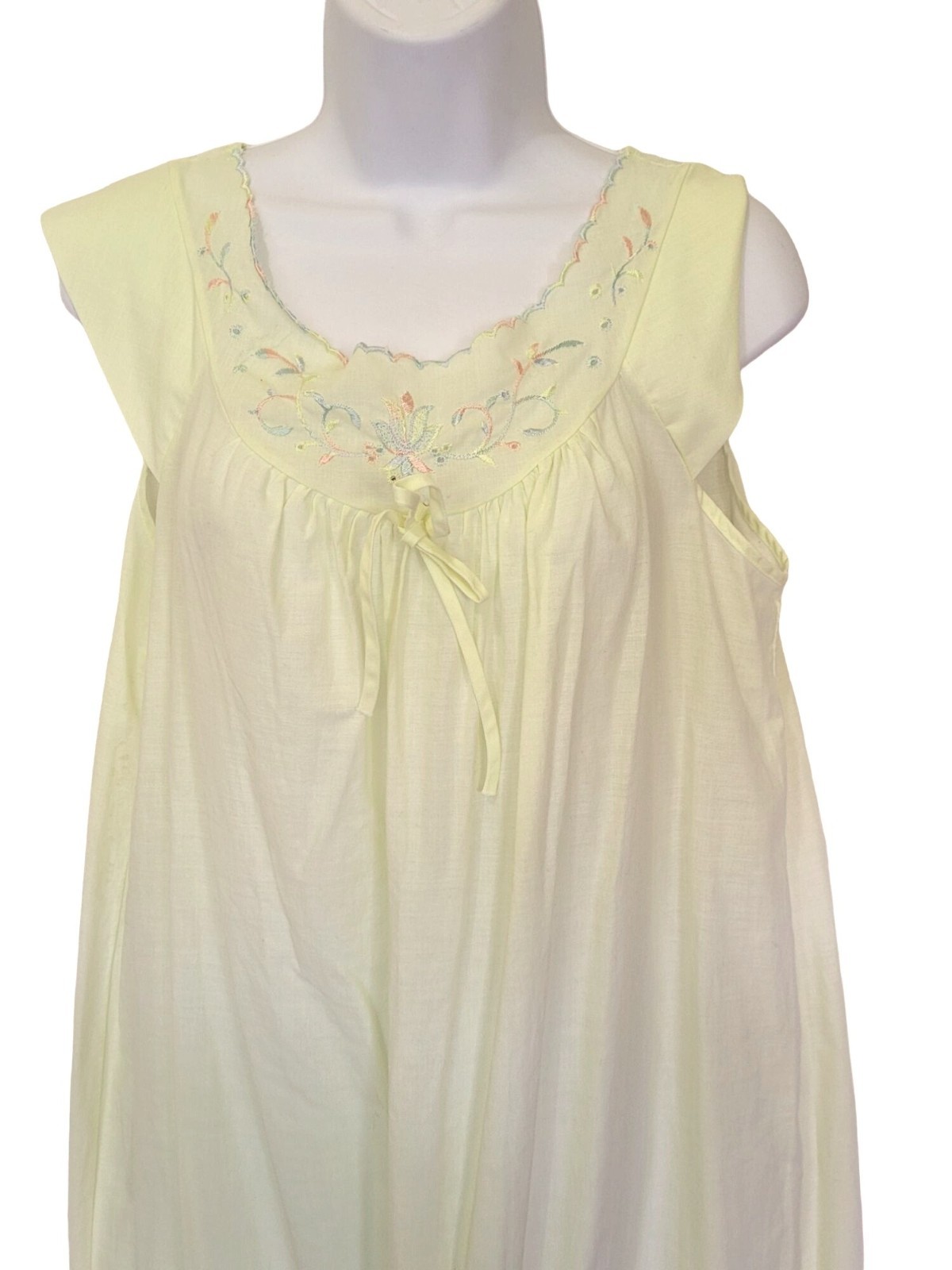 Vintage Yellow Sleeveless Nightgown Embroidered Neckline Maxi M/L