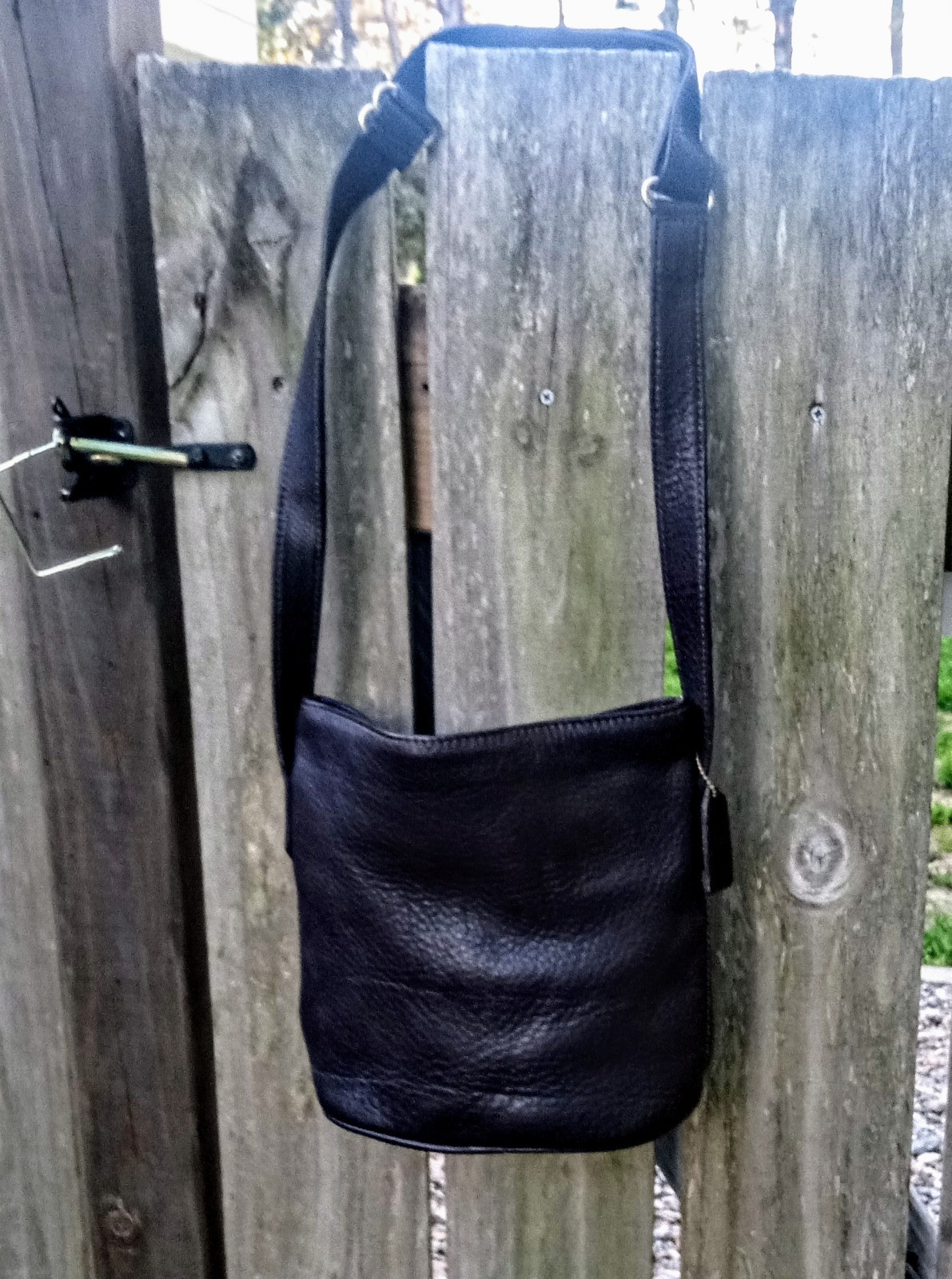 Coach Crossbody 90’s Leather / Fabric Lining, Beautiful Condition.