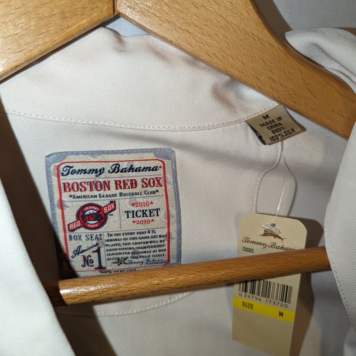 2010 Red Sox x Tommy Bahama Limited Edition Collectors series 456/1000 shirt