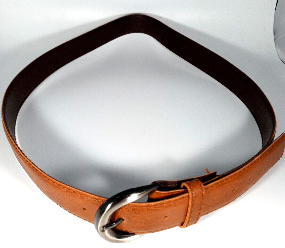 Vintage Women’s Brown Faux Leather 1″ Wide Belt 35″ Long Silver Tone Buckle