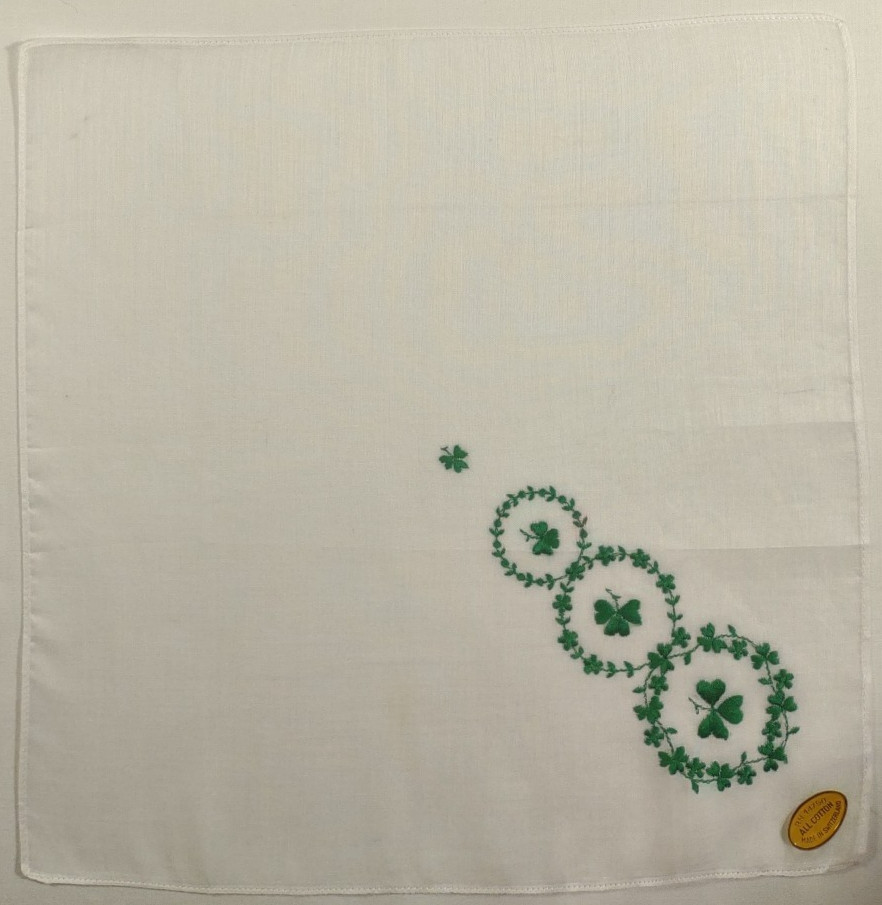 Vtg St. Patrick’s Hankie 11×11 Shamrocks NOS made in Switzerland 26CG01 H489