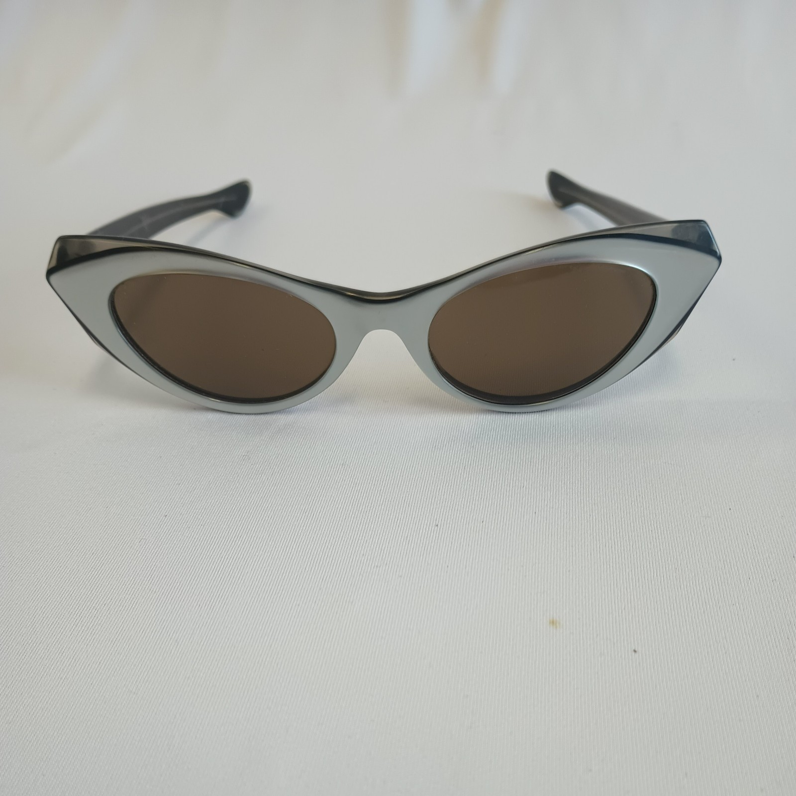Vintage Ray Ban Sunglasses Women Cat Eye Black and Silver-gray