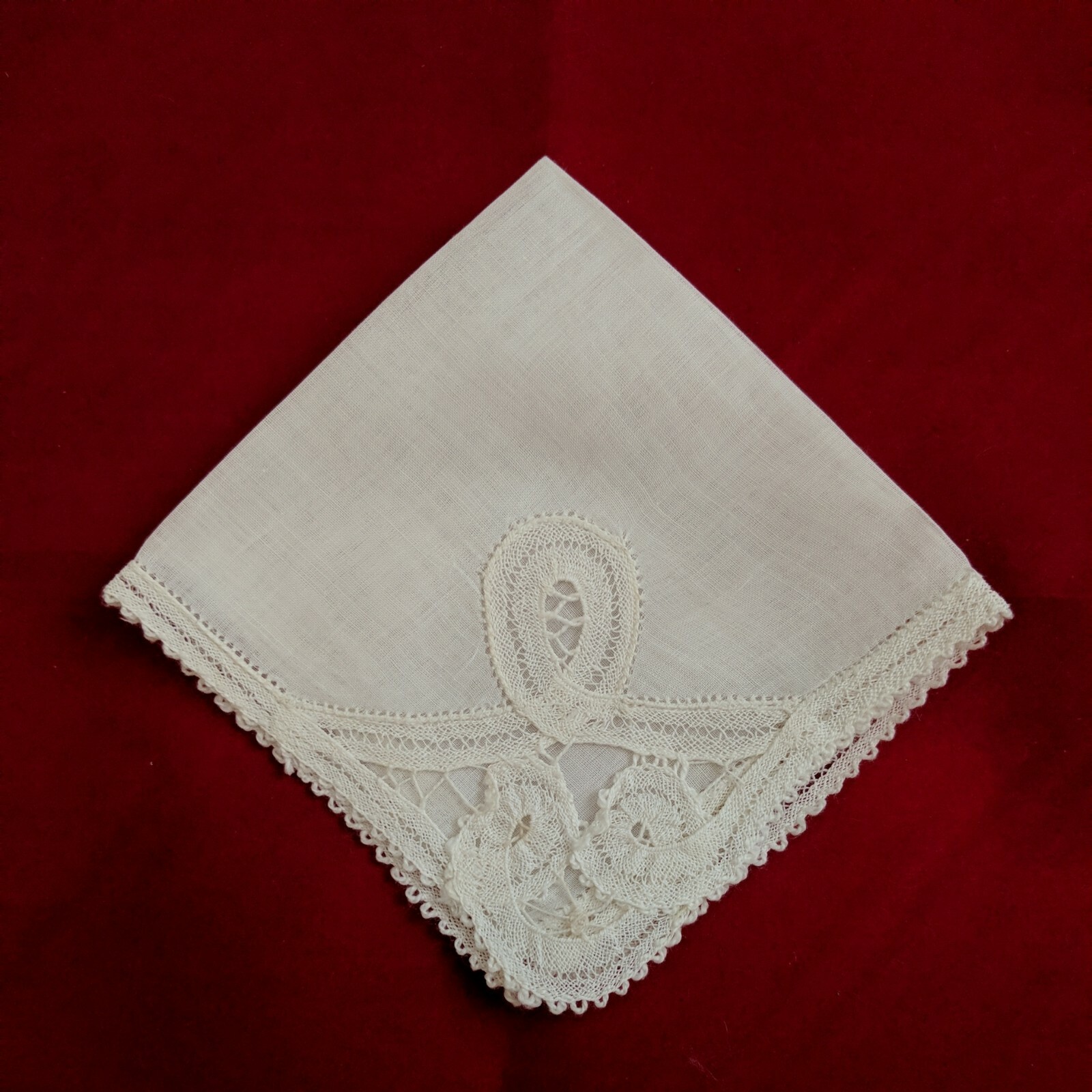 Dainty Sheer Handkerchief Hankies Vintage approx 8.25″ sq