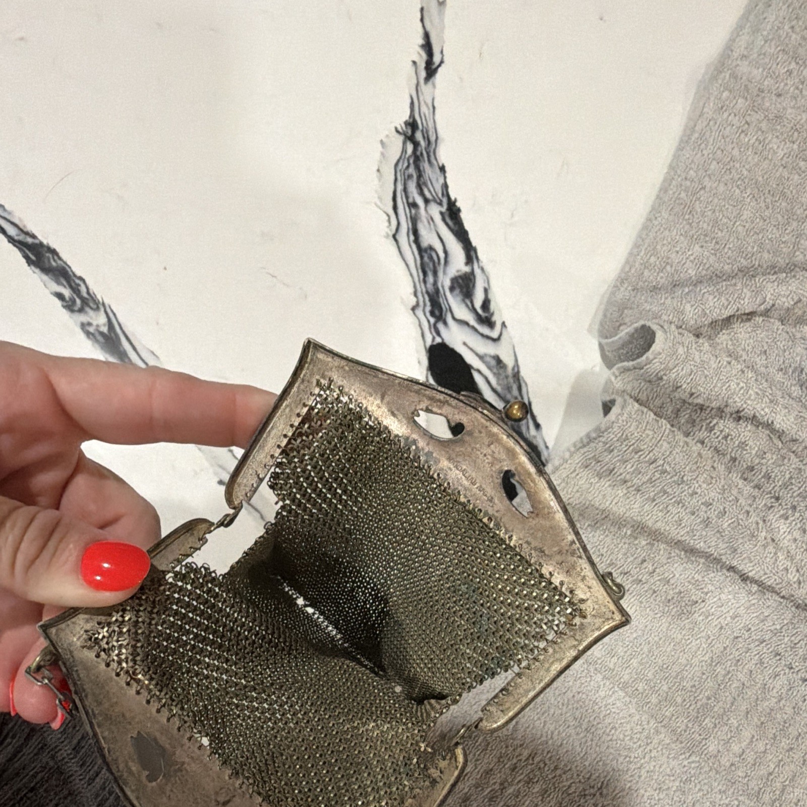 Mandalian Mfg Co Art Deco 1920s Enamel Metal Mesh Chain Purse Multicolor