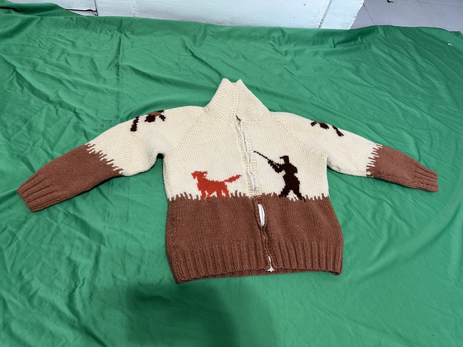 VTG 50s Mary Maxim Cowichan Sweater BOYS Medium Hand Knit Hunting Dog Wool Youth