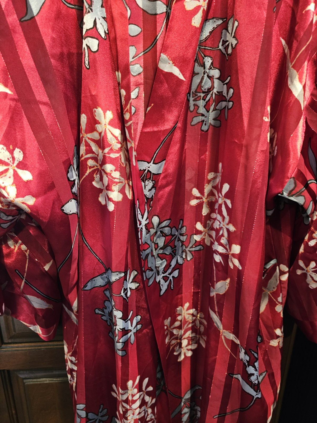Vintage Inner Most Red Floral Glossy Long Satin Robe and Negligee L Bust 40