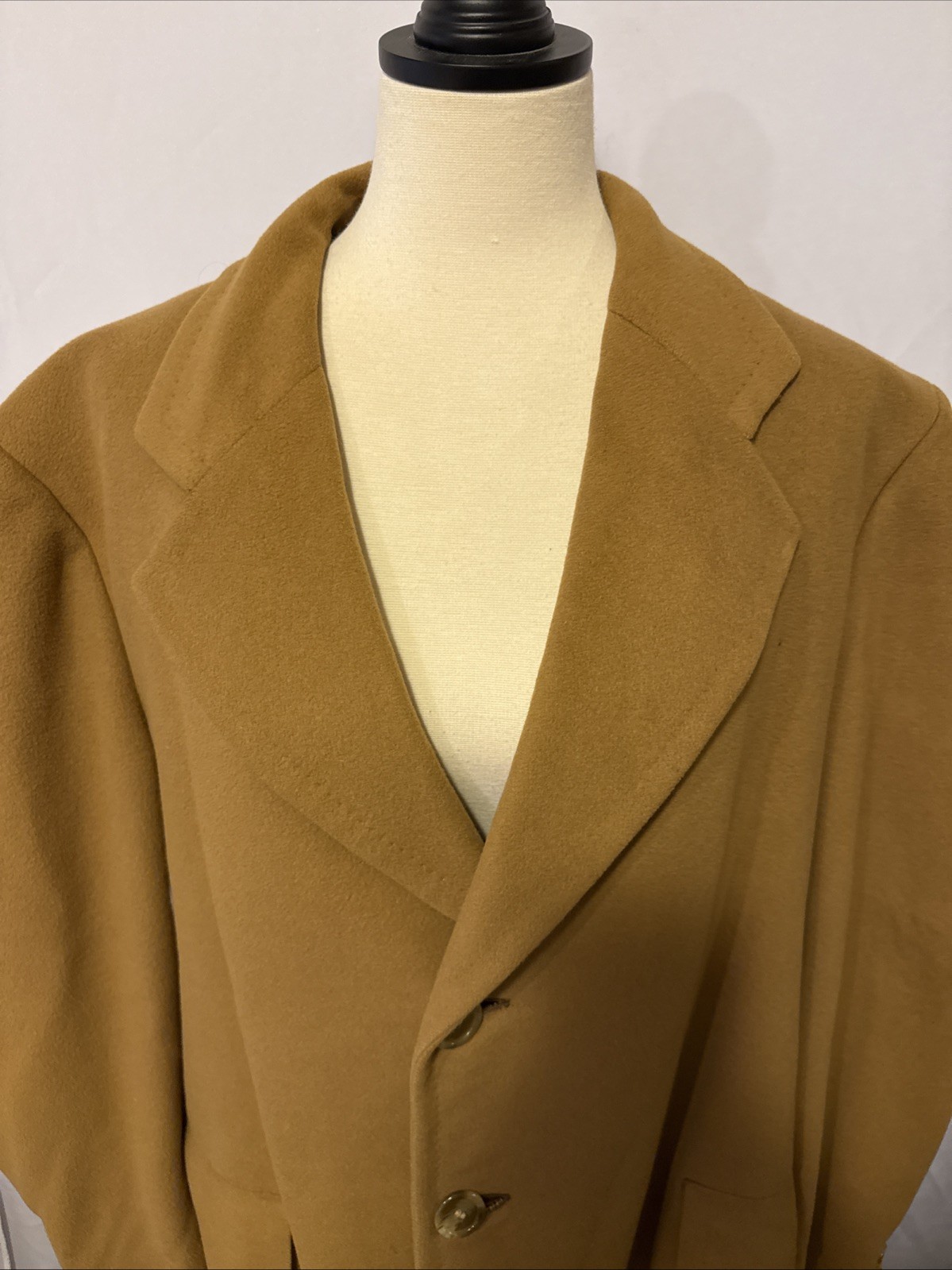 Graham & Gunn Ltd.! Vintage Men’s Tan Cashmere Coat!