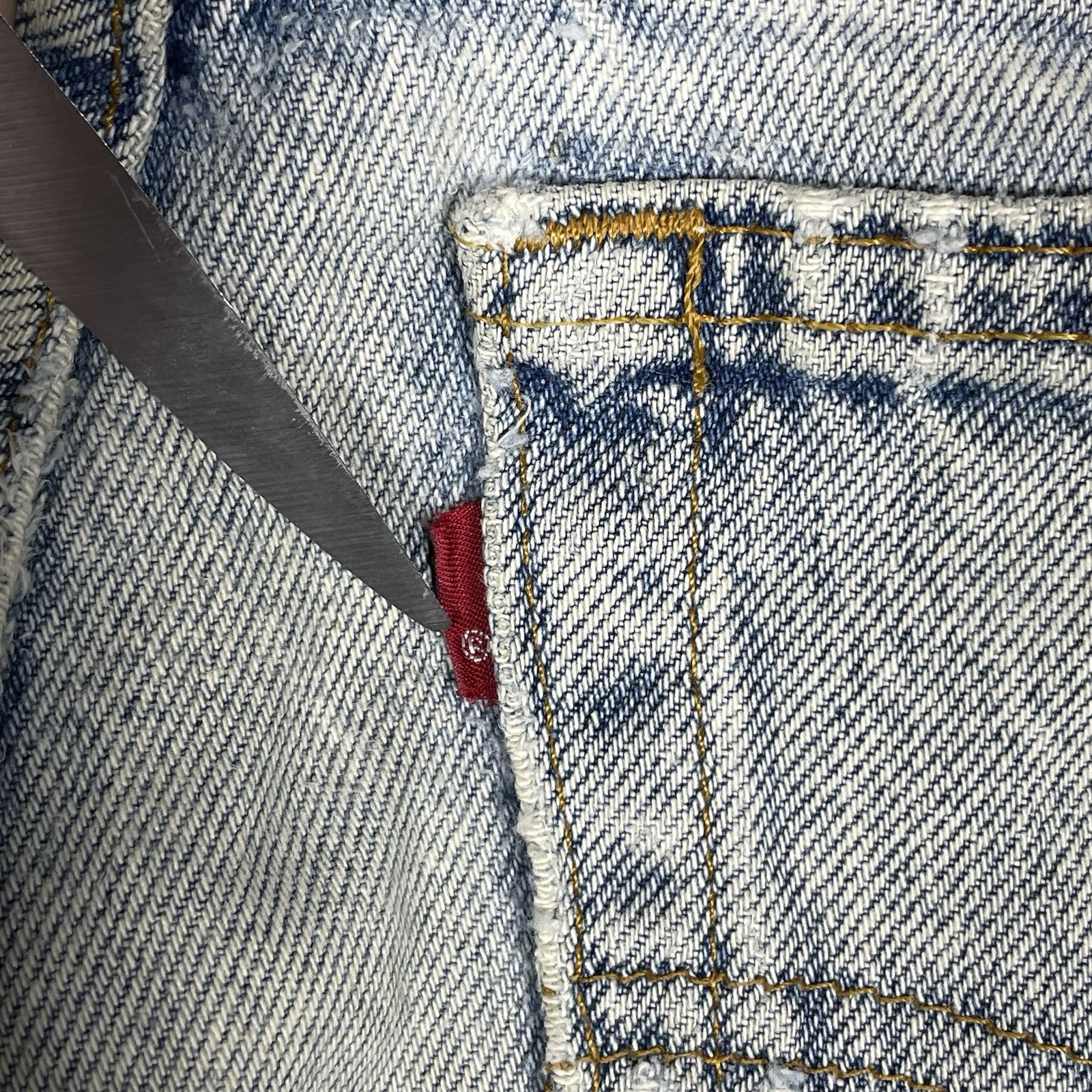 Vintage 80s Levis 505 USA Made Light Wash Jeans 30×32 Thrashed Grunge Cut Waist