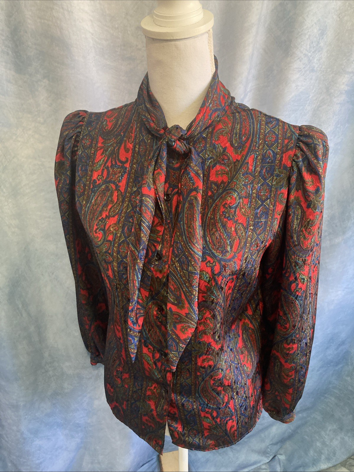 Vintage 80s EVA LAUREL Blouse Sz 8 Red Blue Paisley Tie Neck Pussy Bow USA EUC