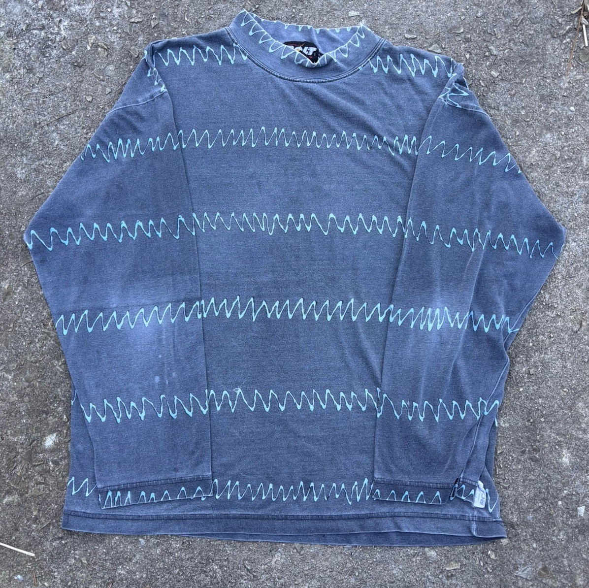 VTG 80s Lightning Bolt SURF Distressed THIN Faded Long Sleeve Tee.XL.80s Surf