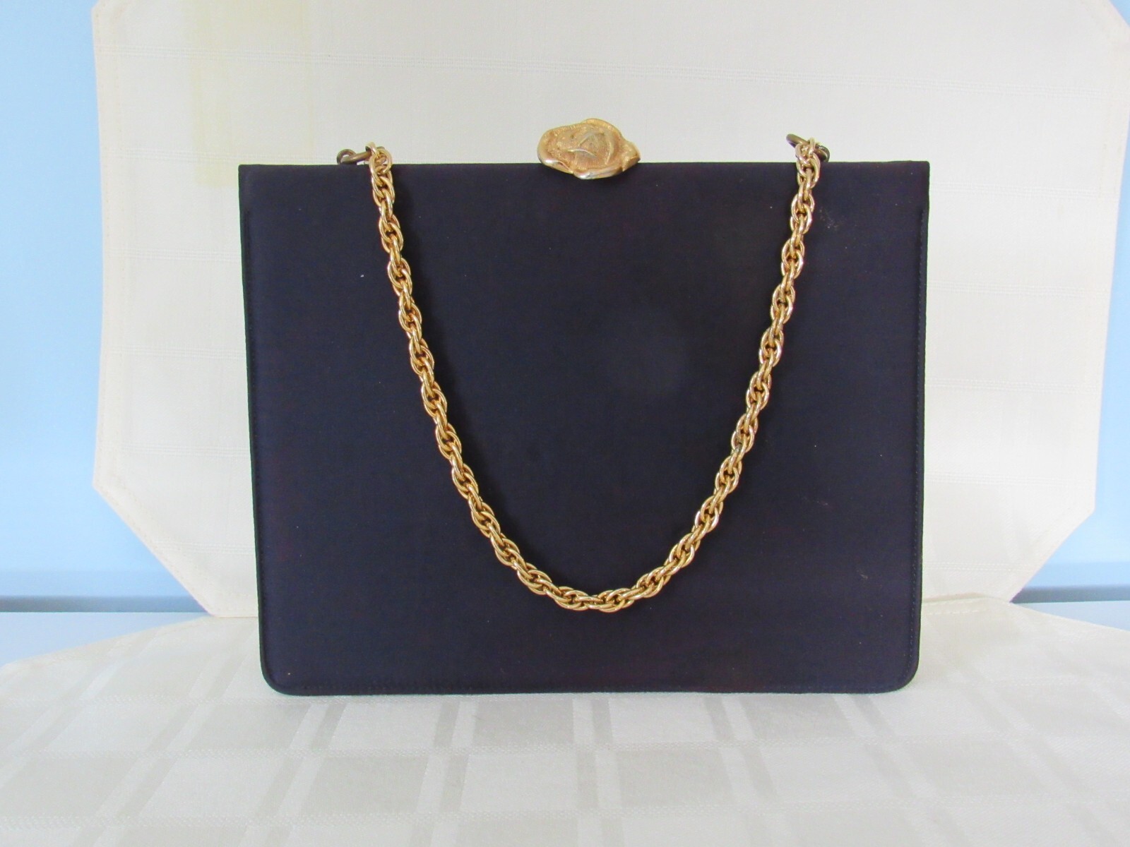 Vintage mid-century bienen-davis black satin purse, rose closure