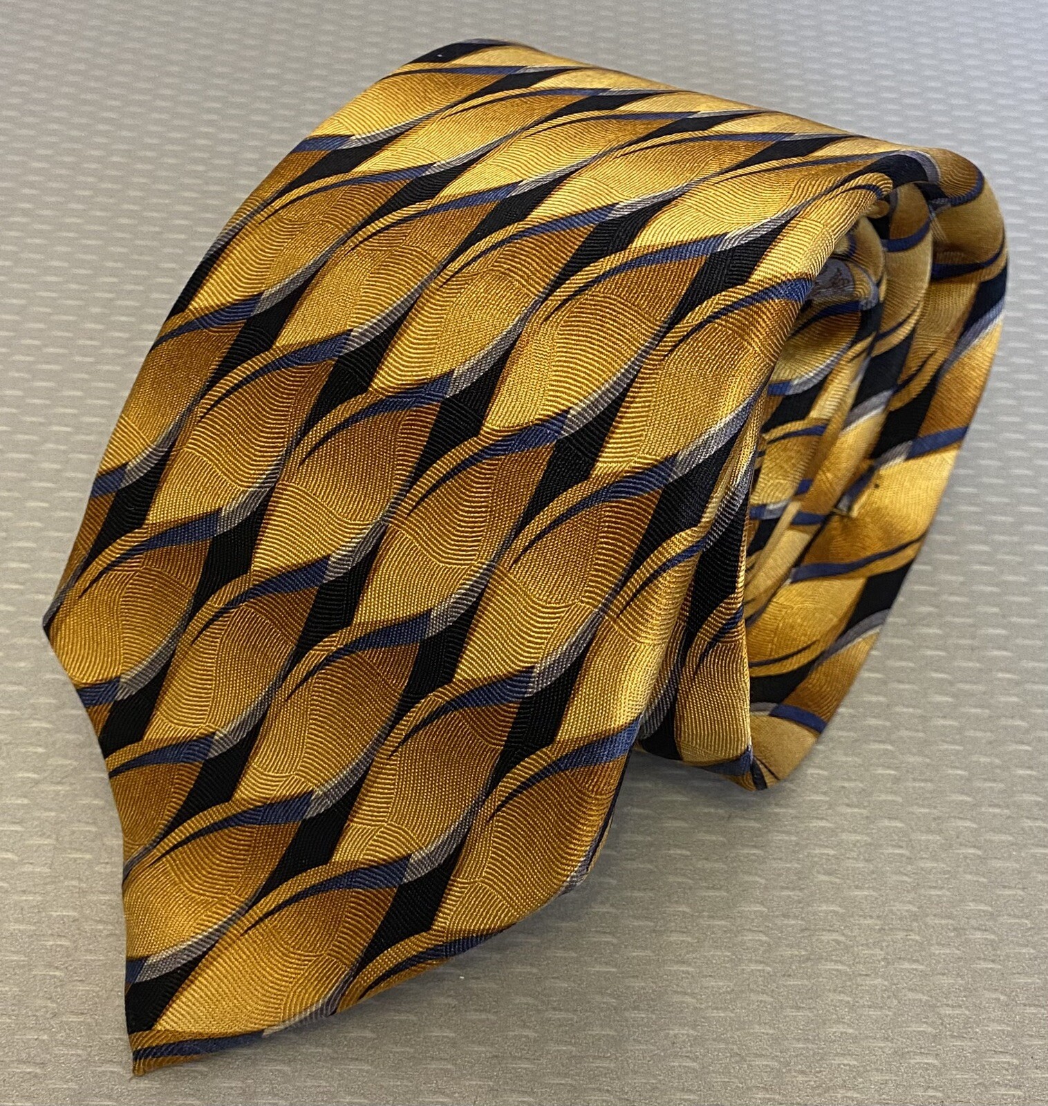 J Z Richards Silk Jacquard Necktie Tie Made in America Feathery Geometric 61×4″