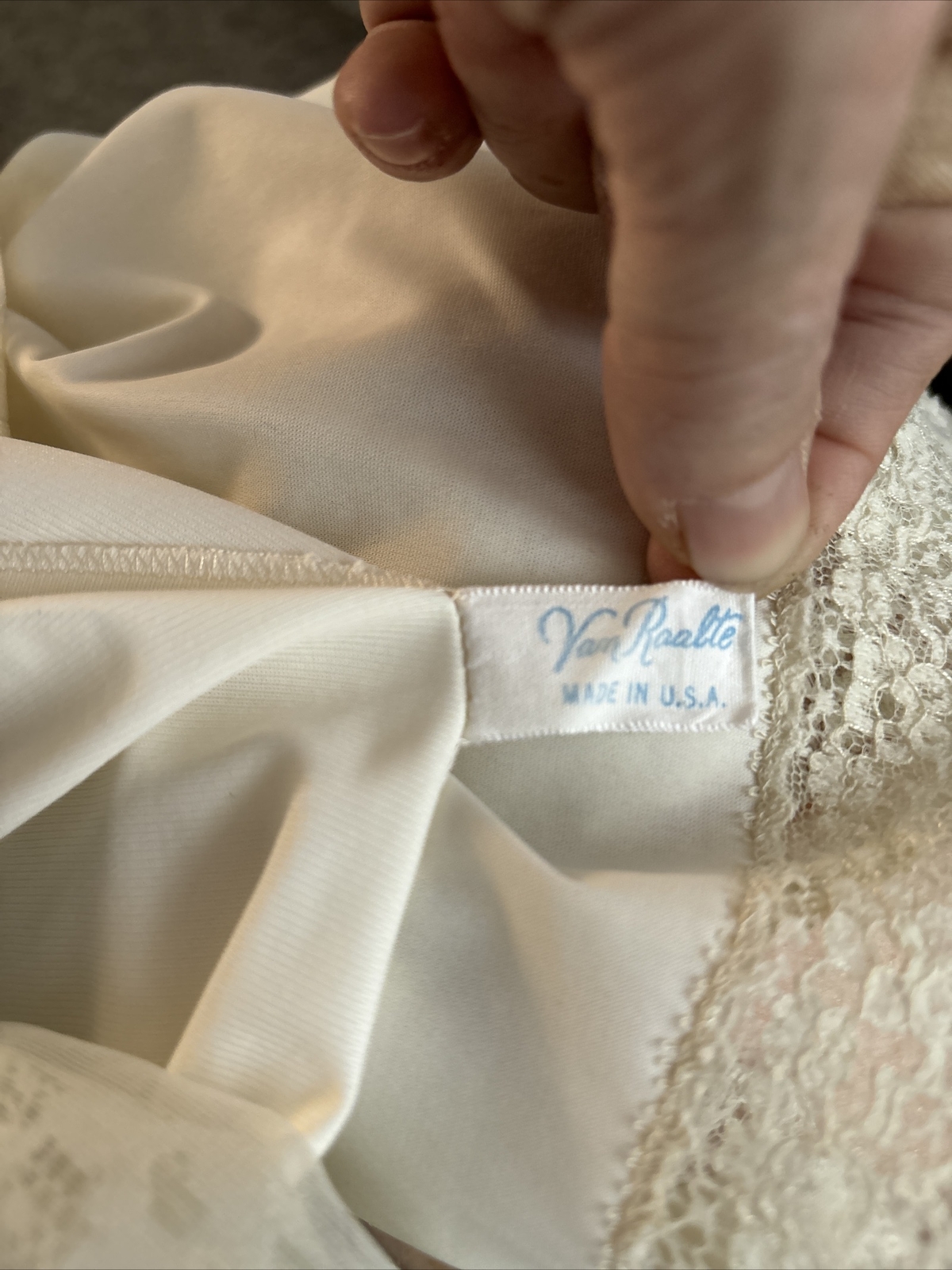 1950s GORGEOUS VAN RAALTE ELEGANT SEXY NYLON MEGA-LACY Cream FULL SLIP 36 Read!