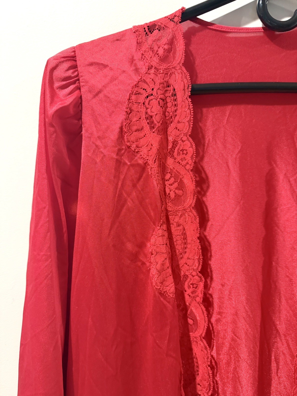 Vintage Olga 100% Nylon Red Robe Lace Detail Style Size Small