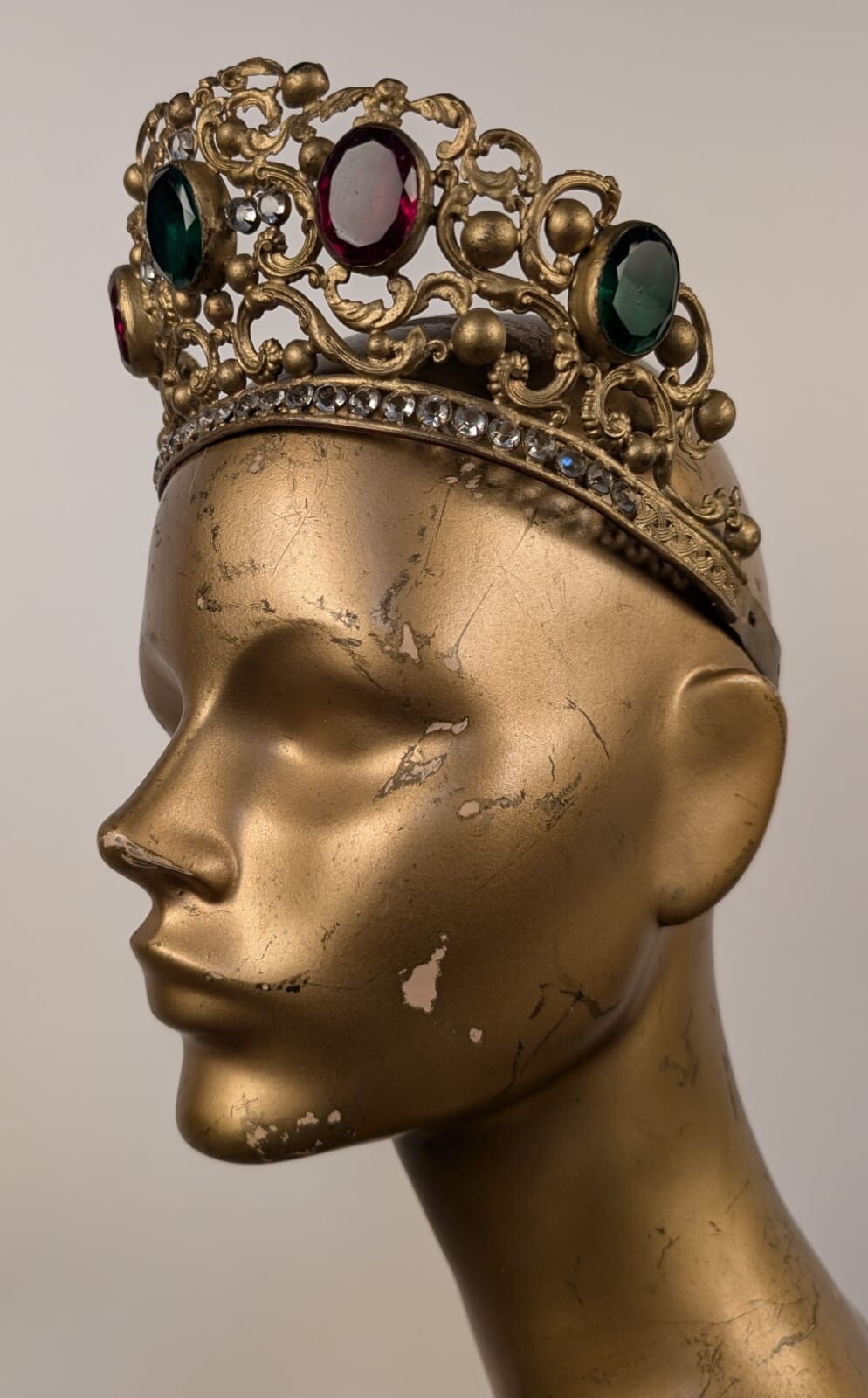 OPULENT VICTORIAN 19THC GOLD TONE CROWN W COLORED GLASS JEWELS