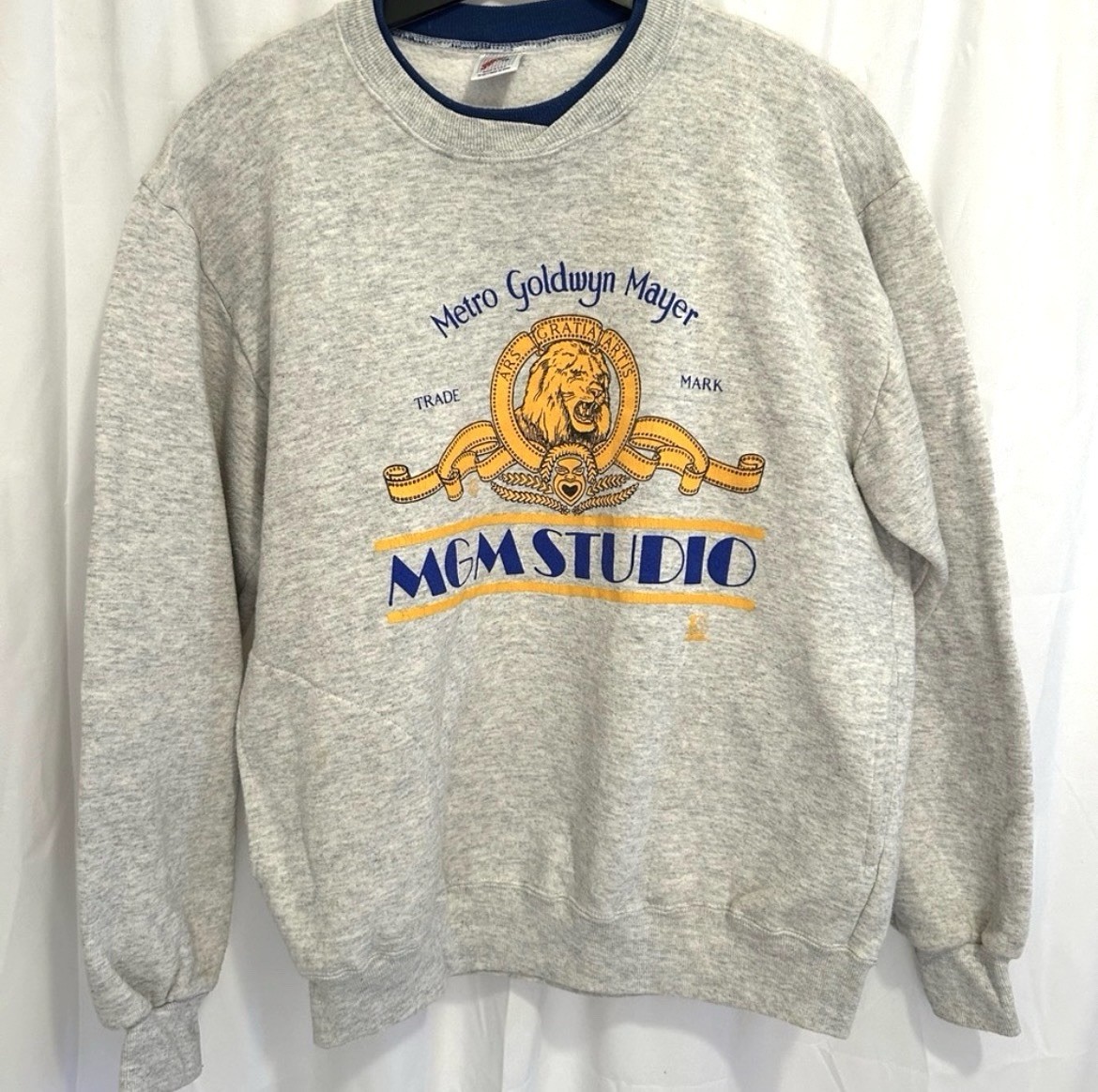Vintage 90’s Movie MGM Studios Heather Gray Crewneck Sweater Sweatshirt Size XL