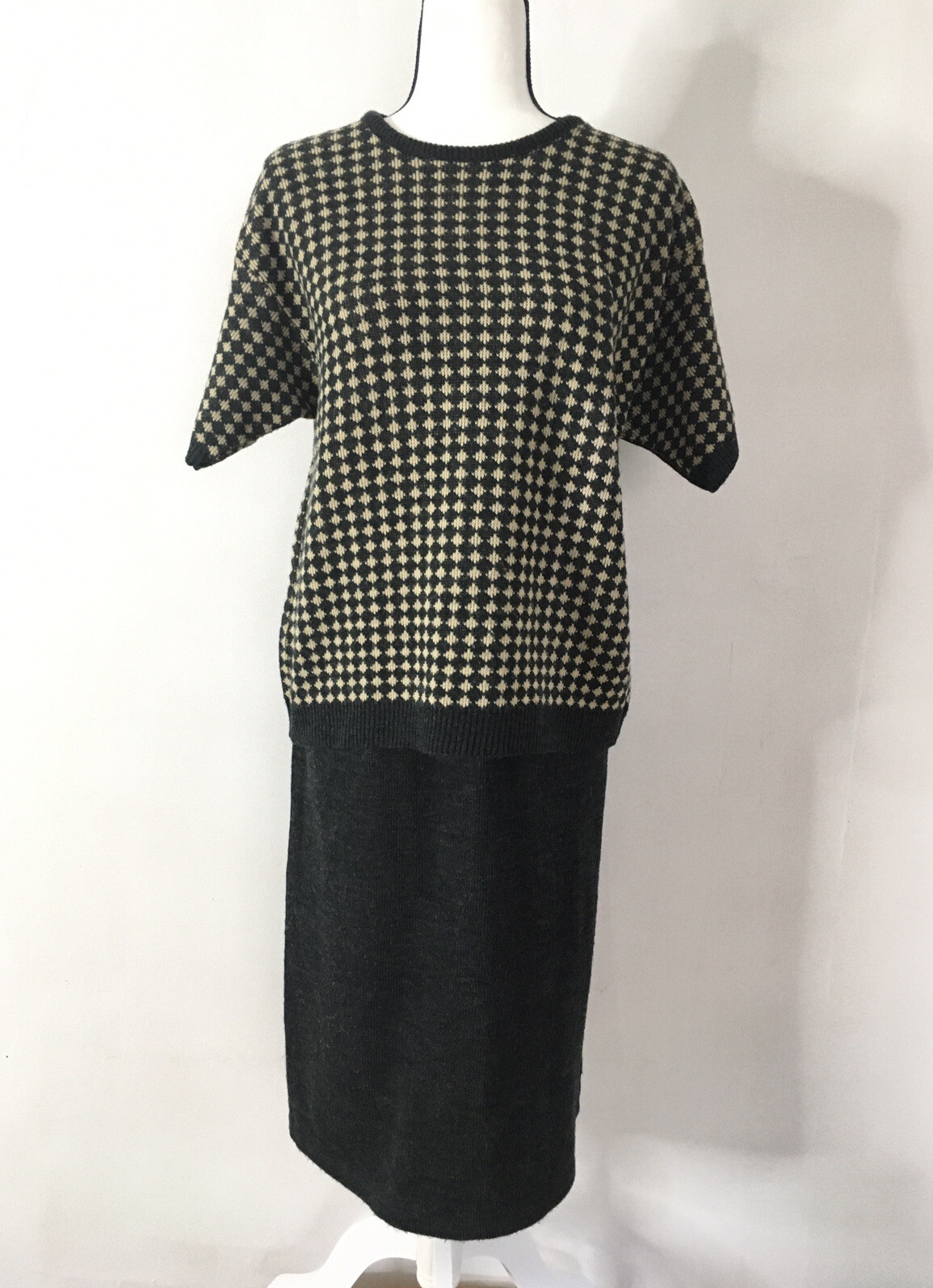 Brownstone Studio, NY VTG 80s Gray & Beige Geometric Sweater Knit Skirt Set: L