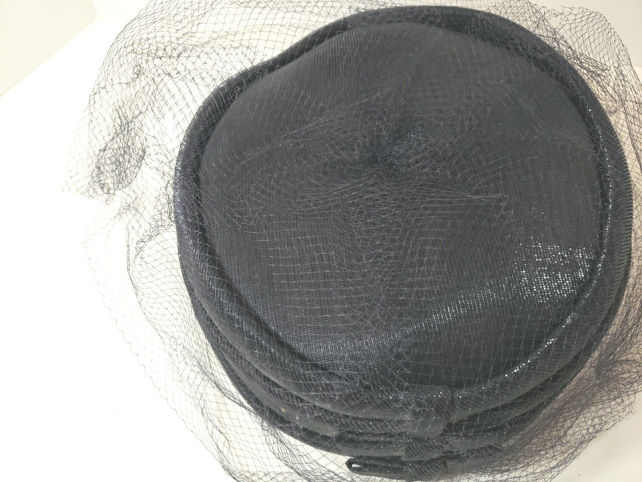 Vintage Dark Navy Blue Pill Box Hat W/ Netting By Witt For The Hecht Co