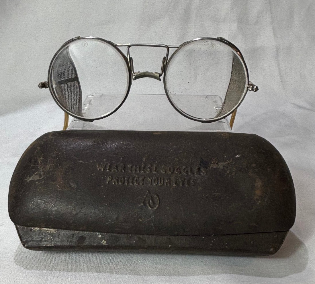 Vtg American Optic Safety Glasses Round Lens W/Side Screen Goggles In Metal Case