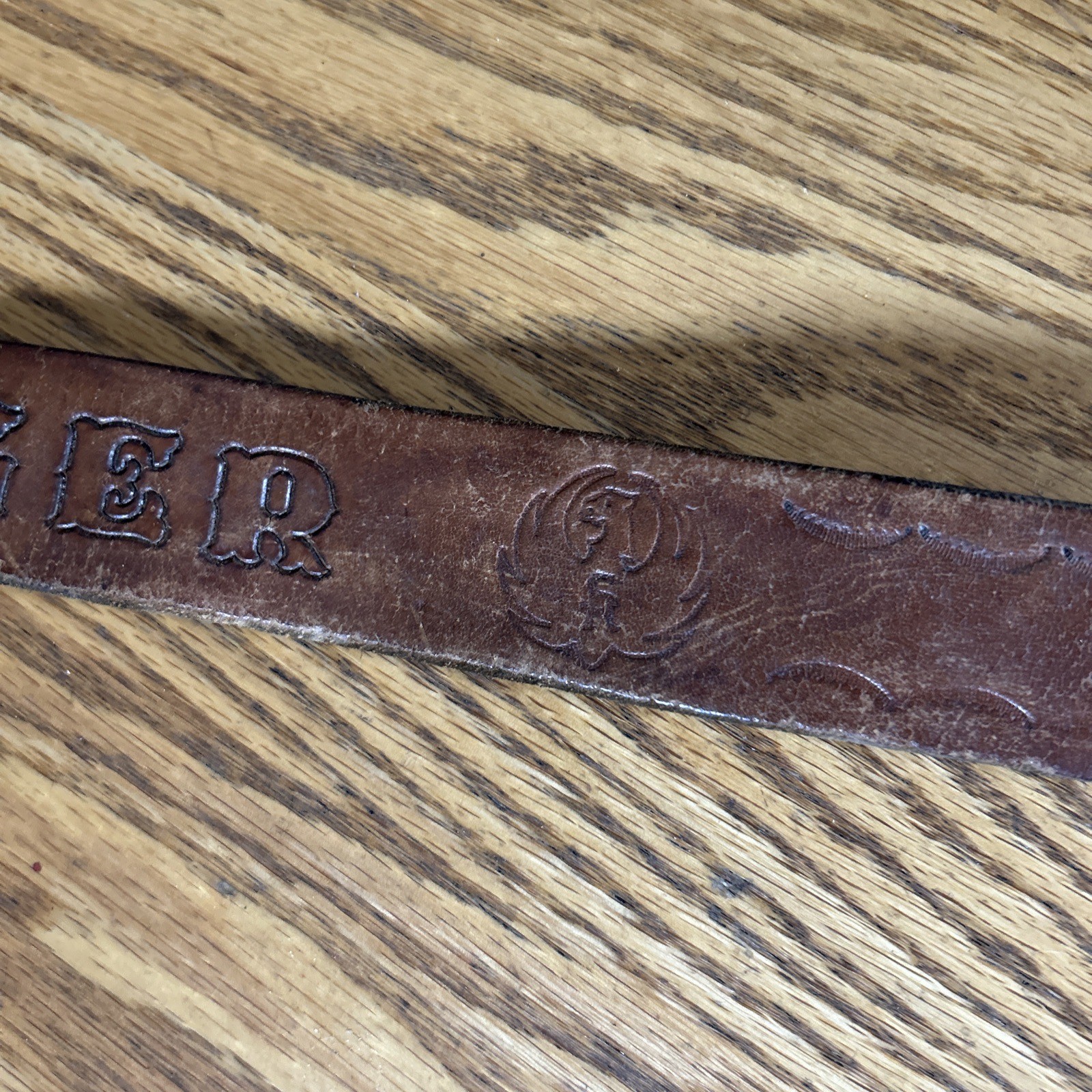 Vintage Ruger Tooled Leather Belt Thrashed Western Style Snowmobile 41.5″ 70s-80