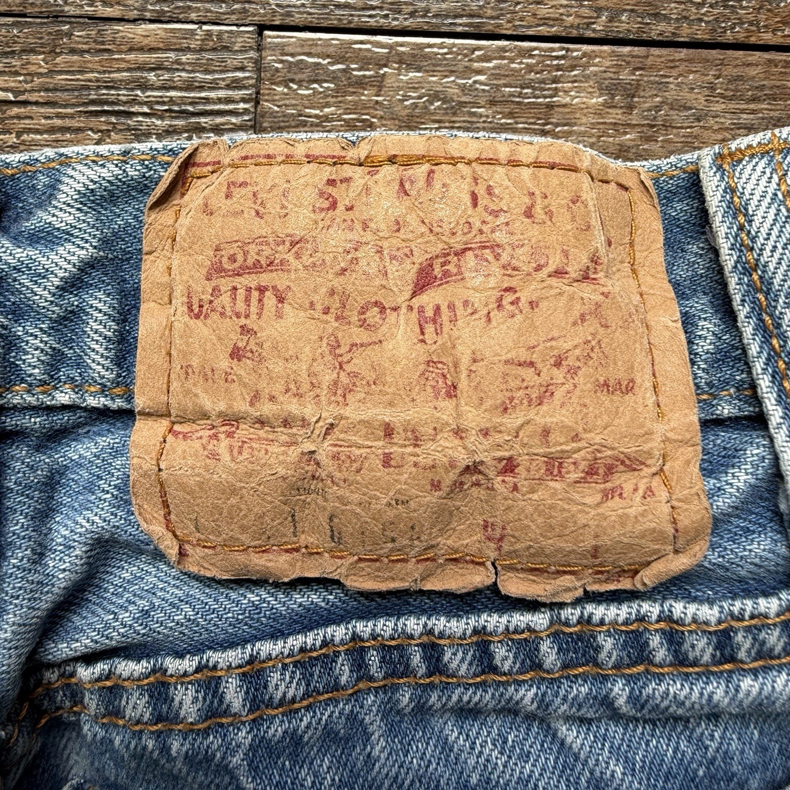 Vintage 1980’s Womens 7 (24”) Levis 544 Made In USA Worn Light Wash Jeans