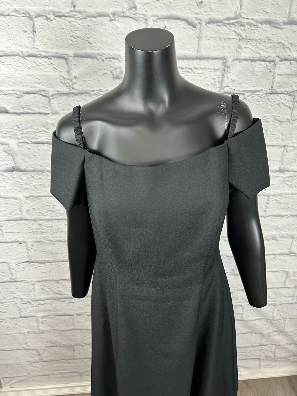 Cachet Black Sheath Dress Off Shoulder Back Zip Women’s Size 16 Vintage 90’s