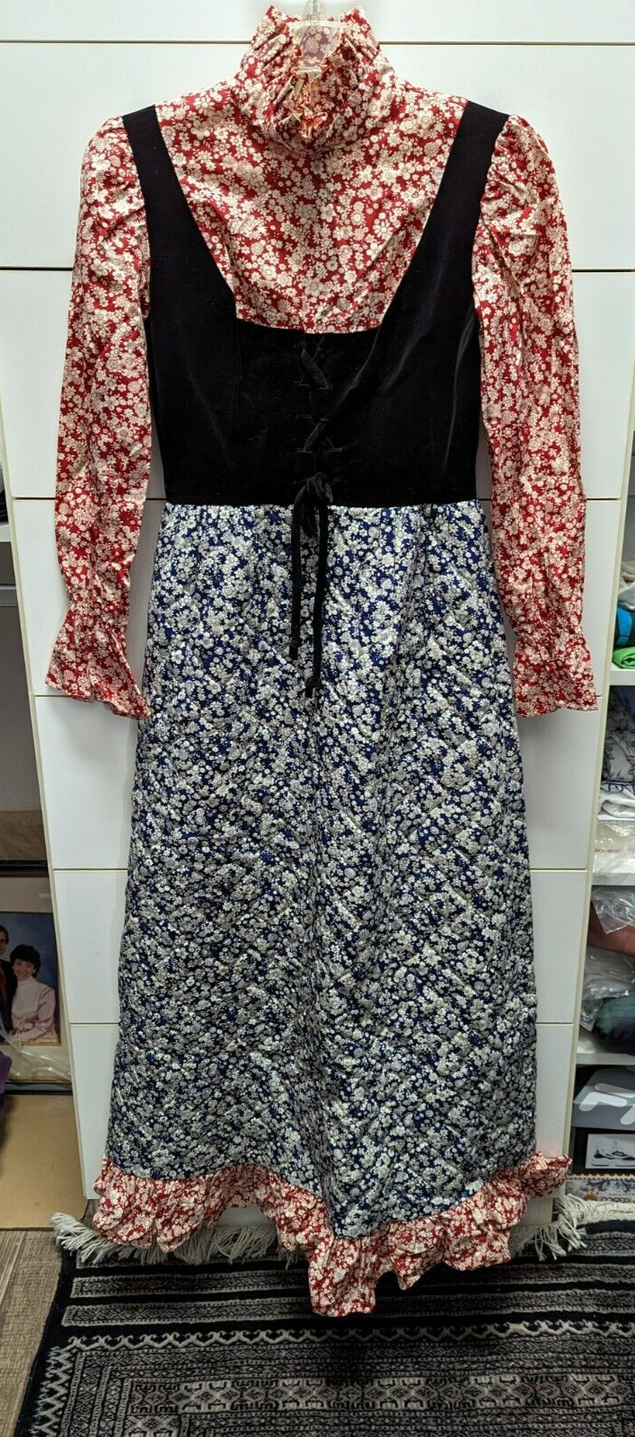 Vintage SUE BRETT PETITE Velvet Bodice with print Long ‘Granny’ Dress EC 1974