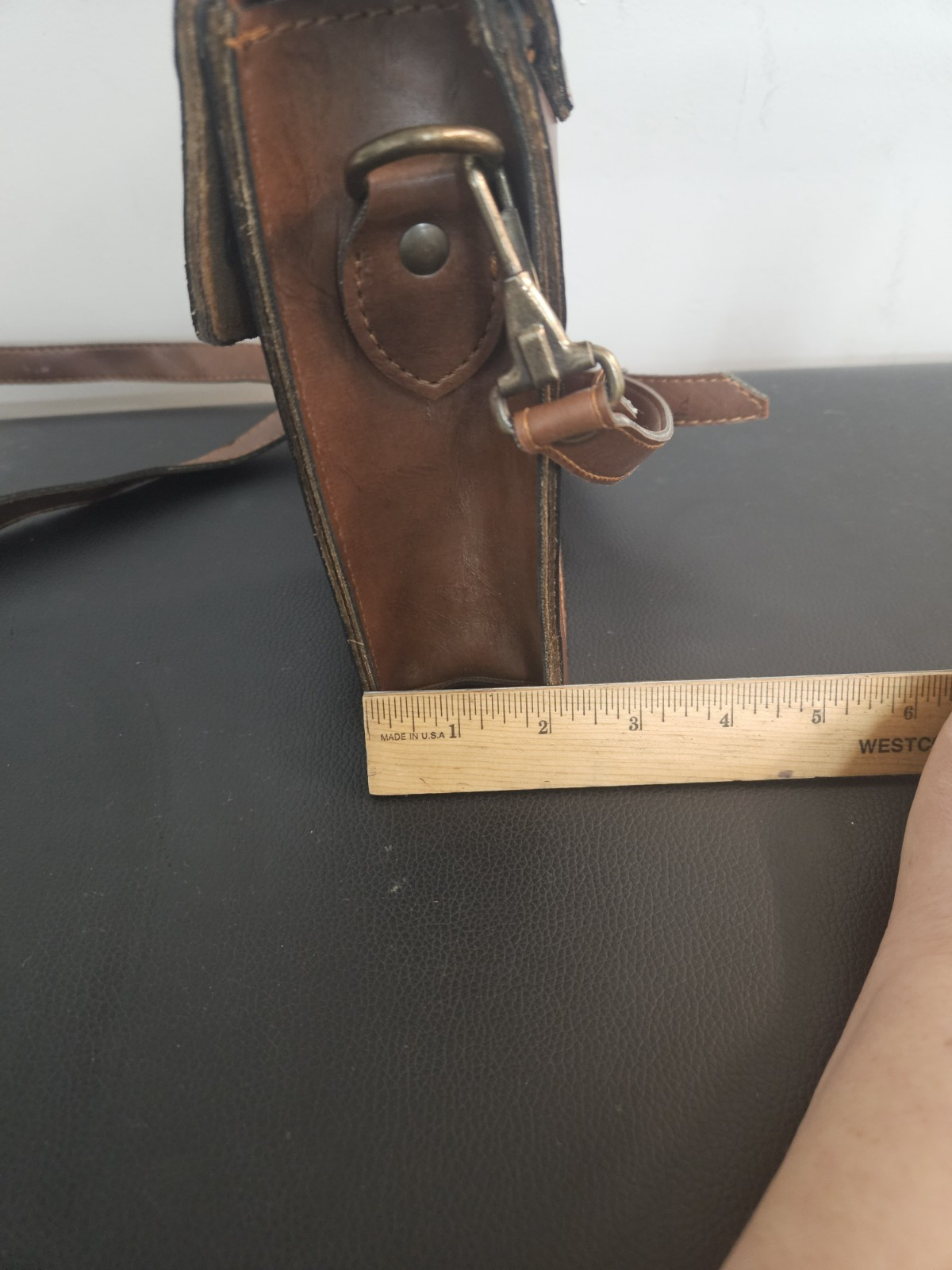 Vintage 1991 Nas Brown Leather purse with goldish hardware