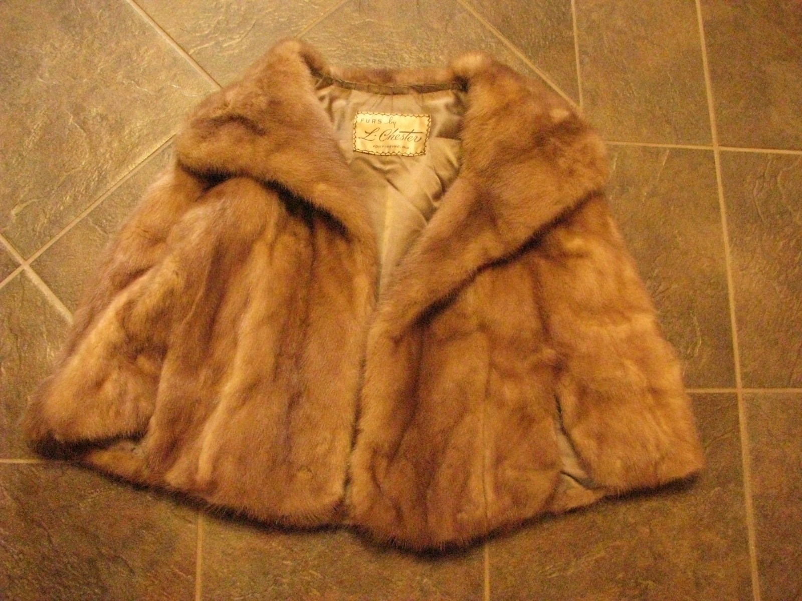 Vintage 1960s Genuine Mink Fur Stole L. Chester Indiana Light Brown Pockets