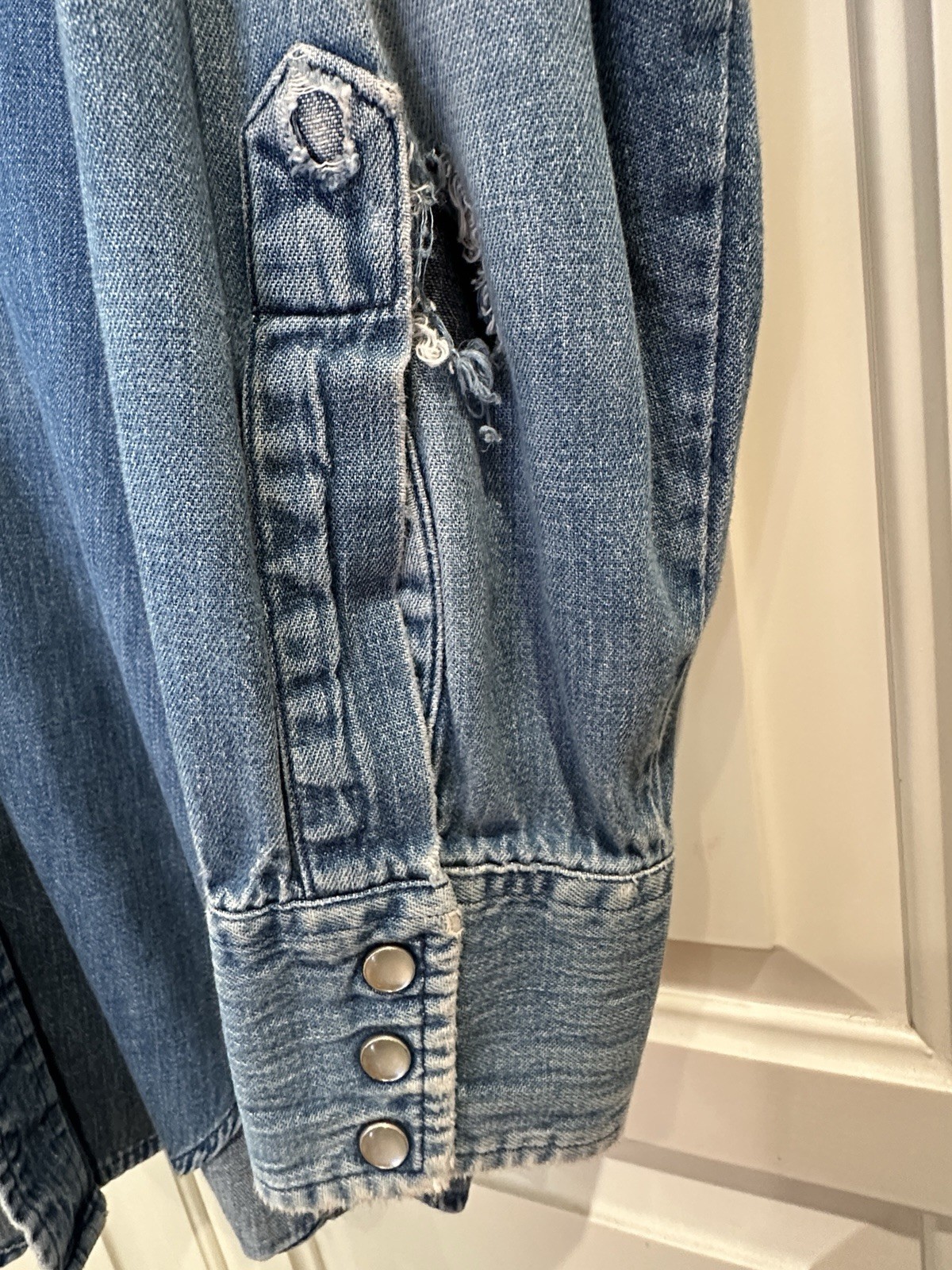 VINTAGE 70s LEE DENIM CHAMBRAY WESTERN PEARL SNAP SHIRT LARGE